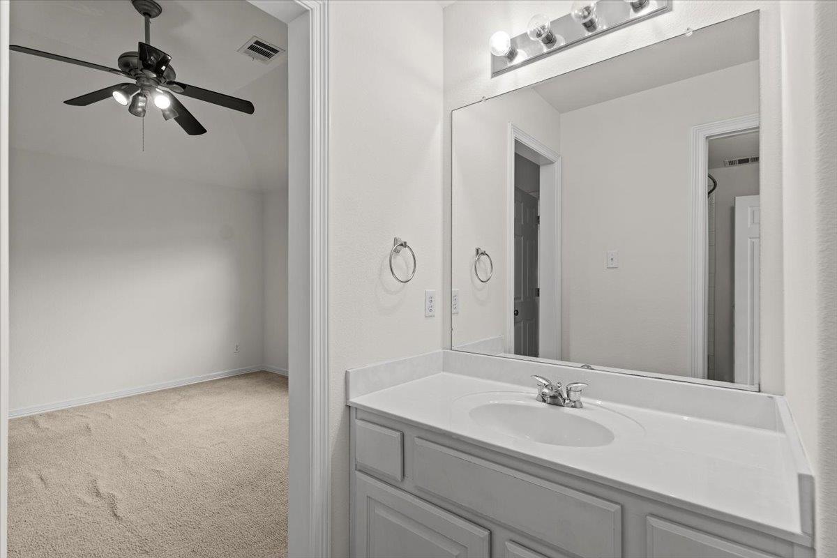 2304 Village View Loop Property Photo 31