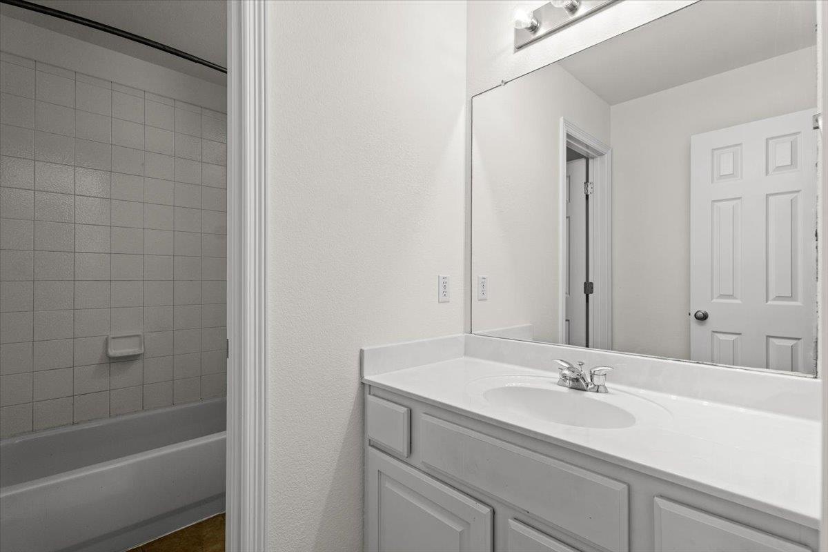 2304 Village View Loop Property Photo 33