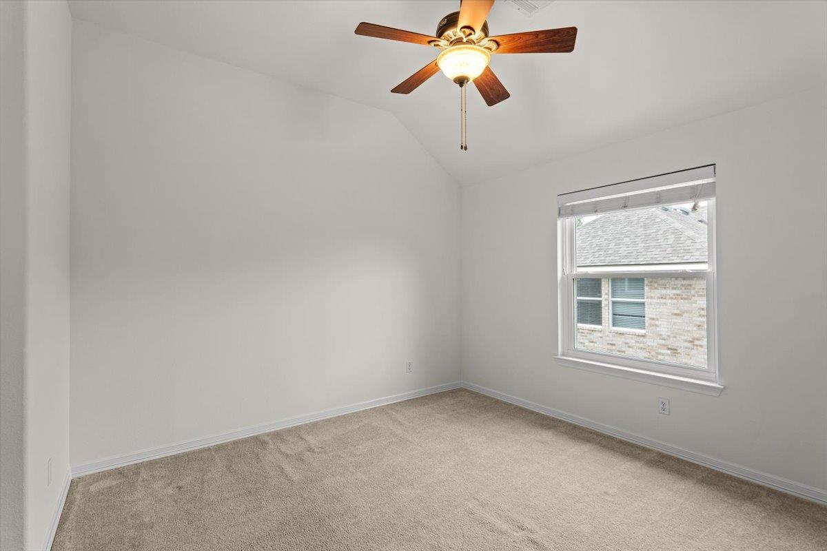 2304 Village View Loop Property Photo 34