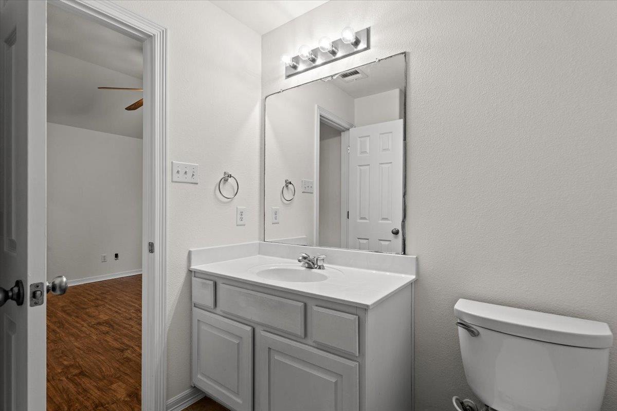 2304 Village View Loop Property Photo 36