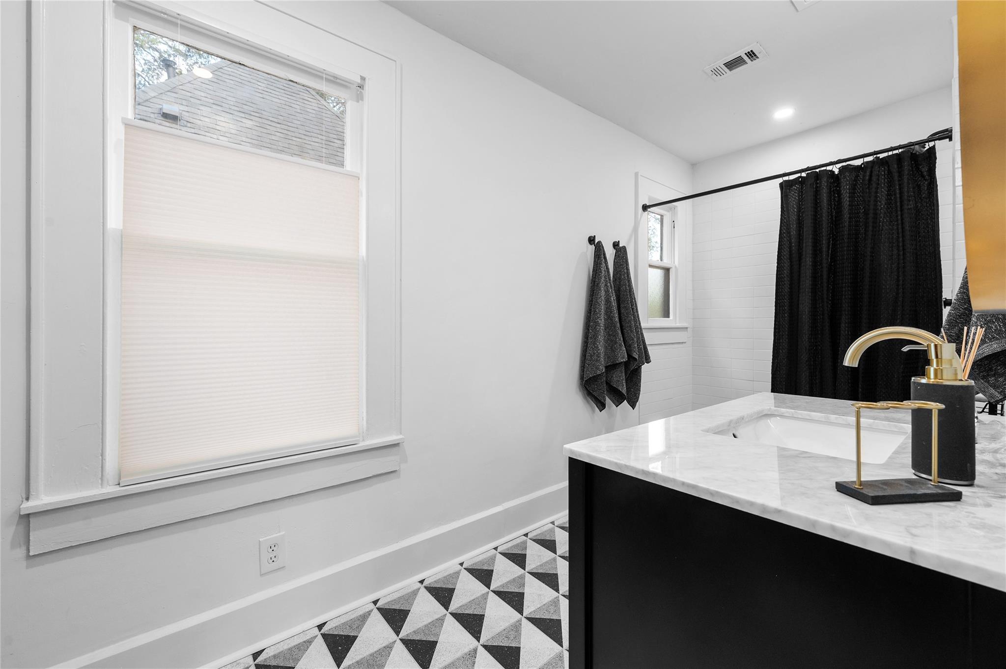 1507 Drake Ave #b Property Photo 16