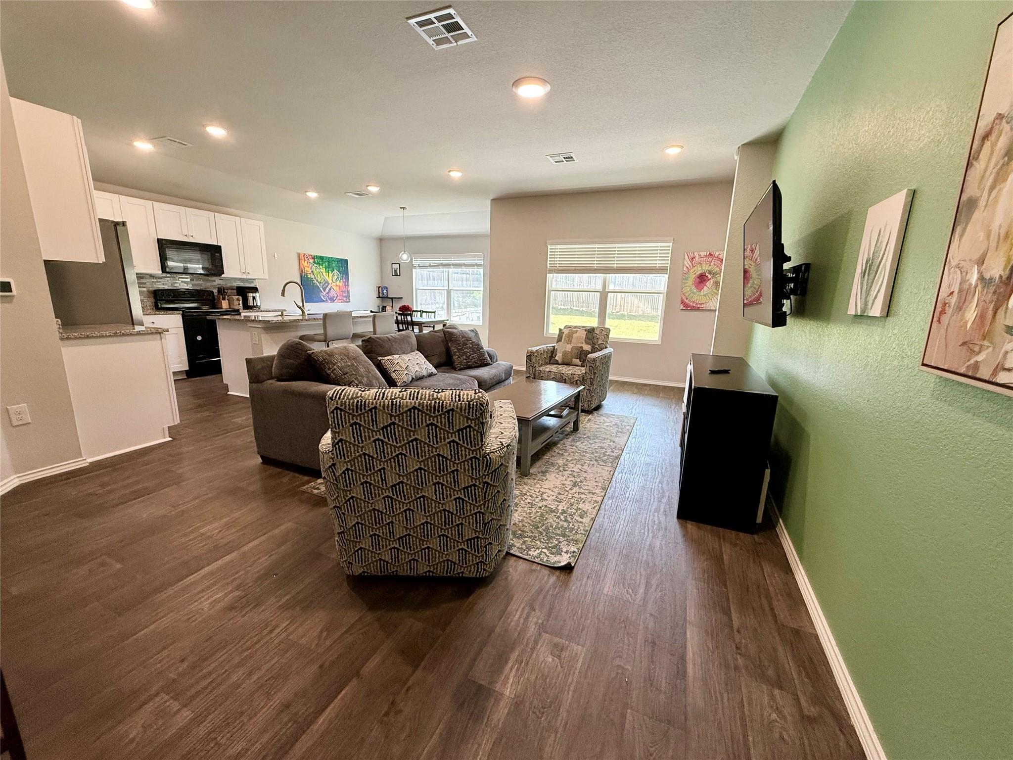 6013 Brocade Dr Property Photo 3