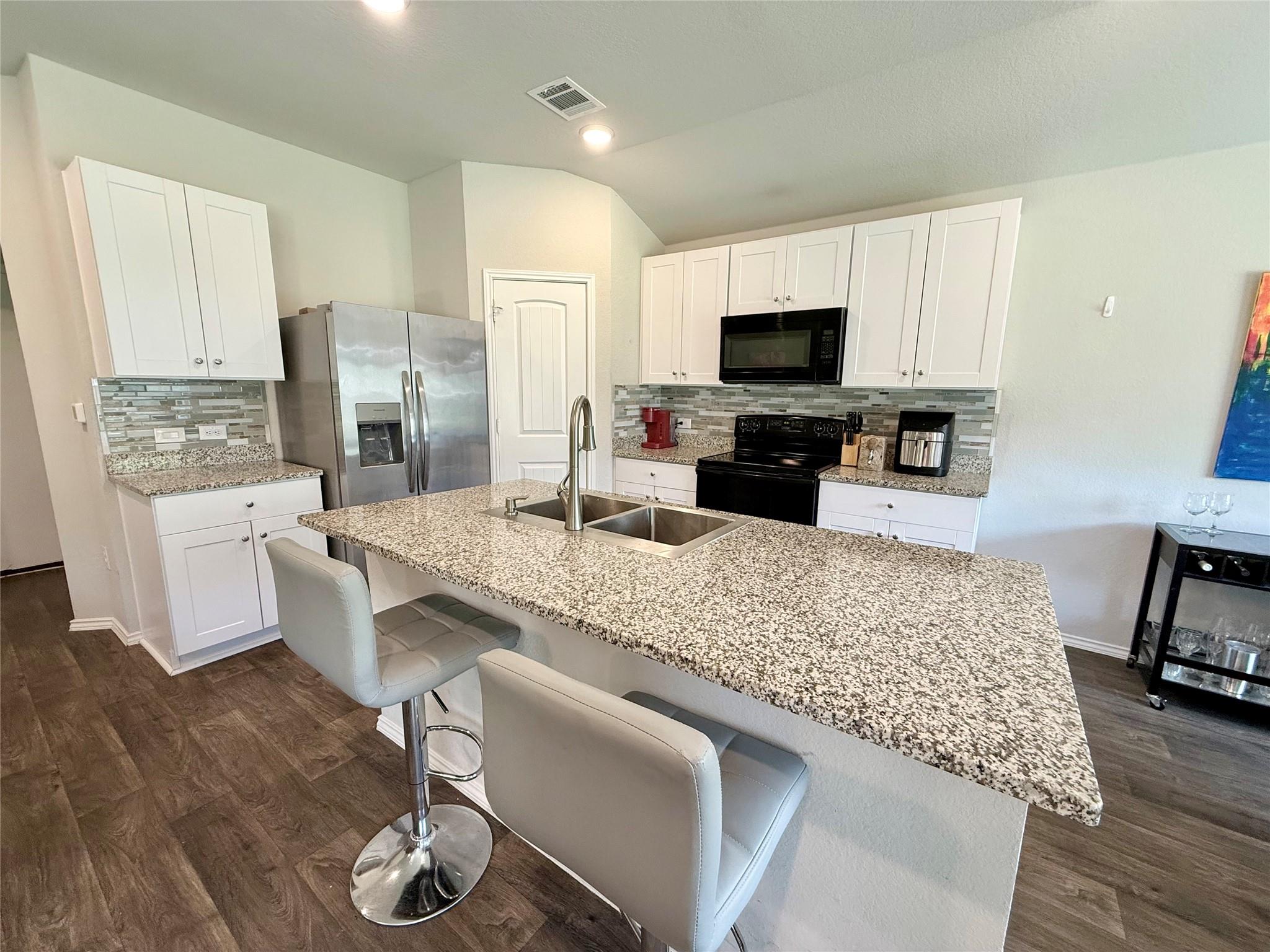 6013 Brocade Dr Property Photo 6