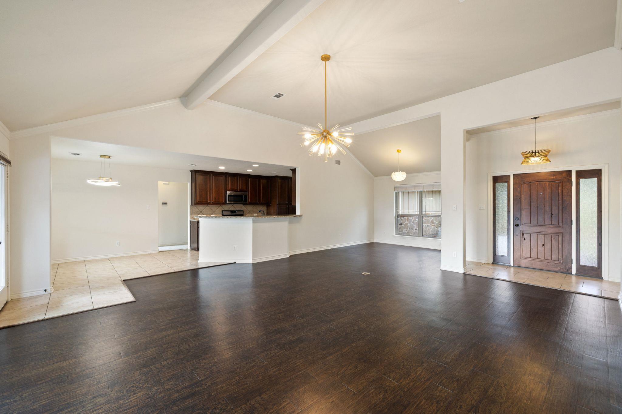 215 Maverick Cir Property Photo 7