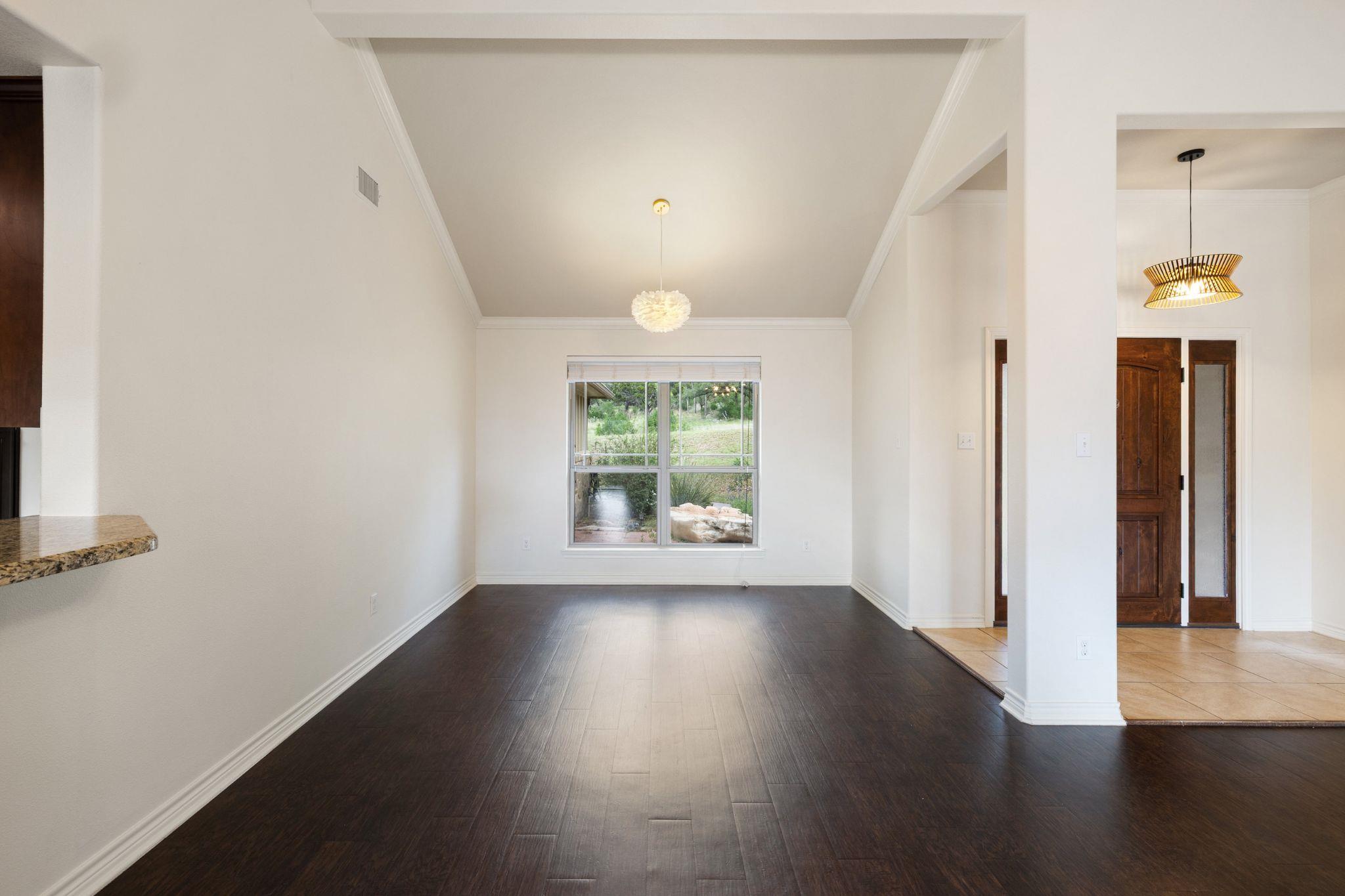 215 Maverick Cir Property Photo 8