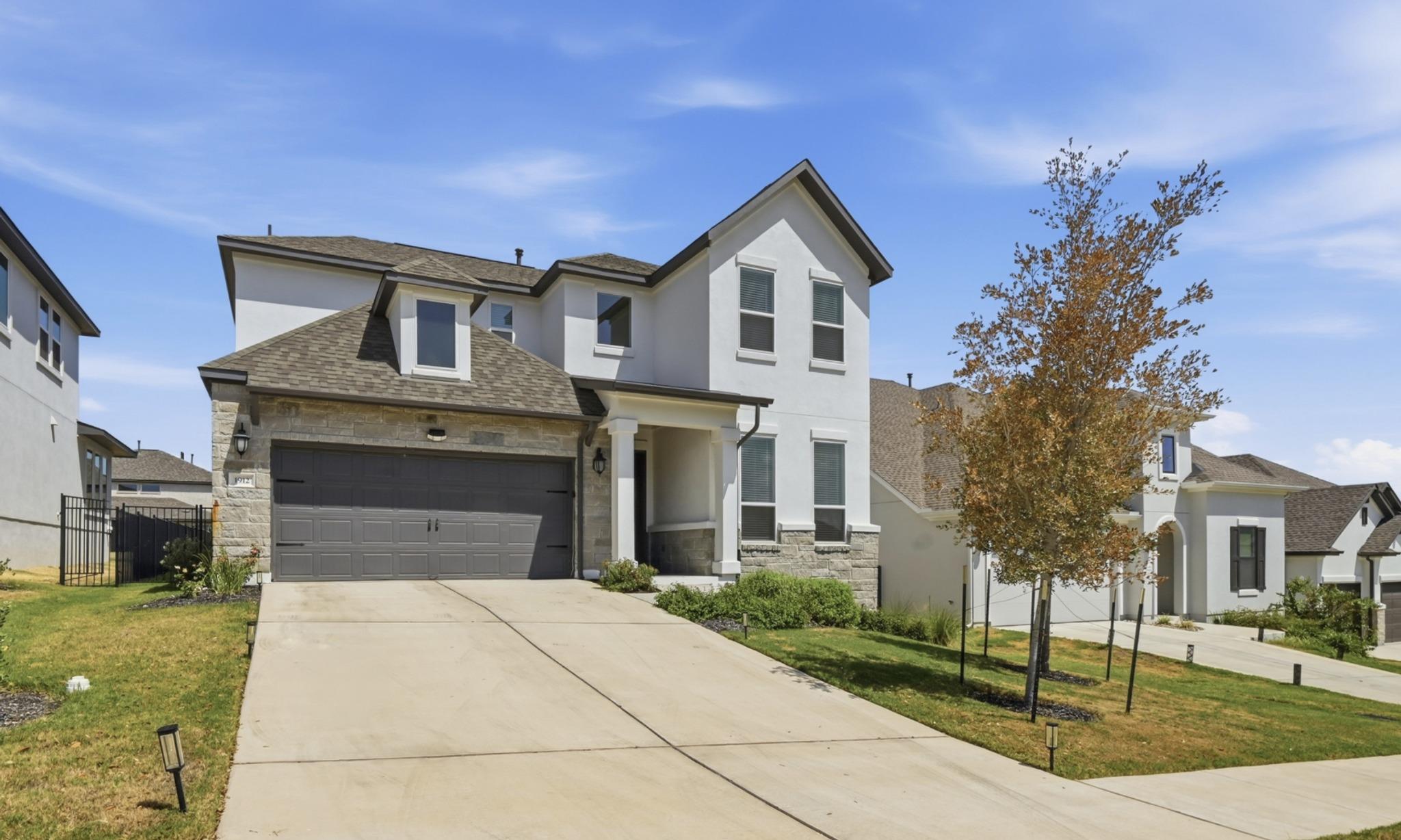 1912 Asti Ln Property Photo 1
