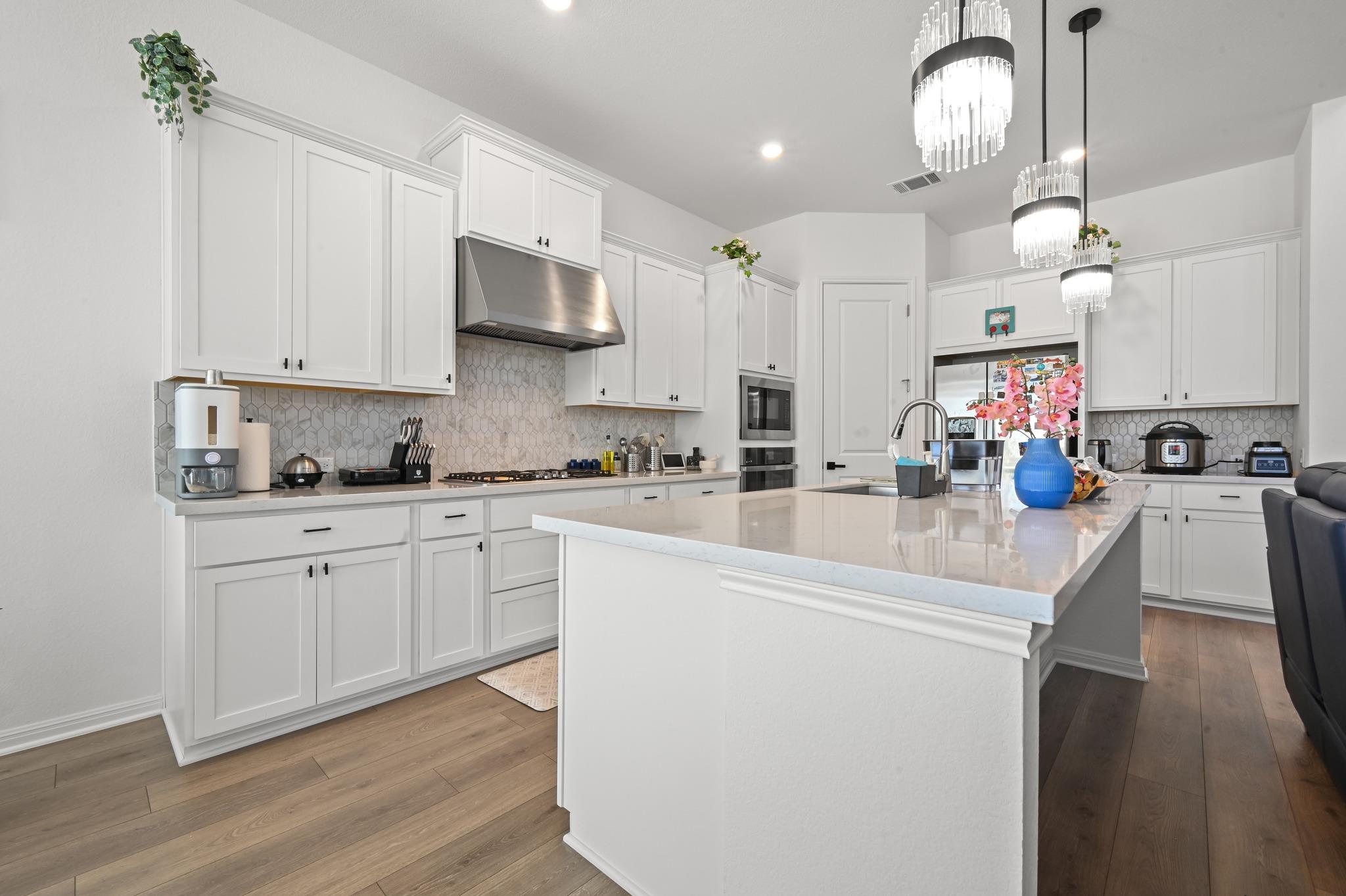 1912 Asti Ln Property Photo 13