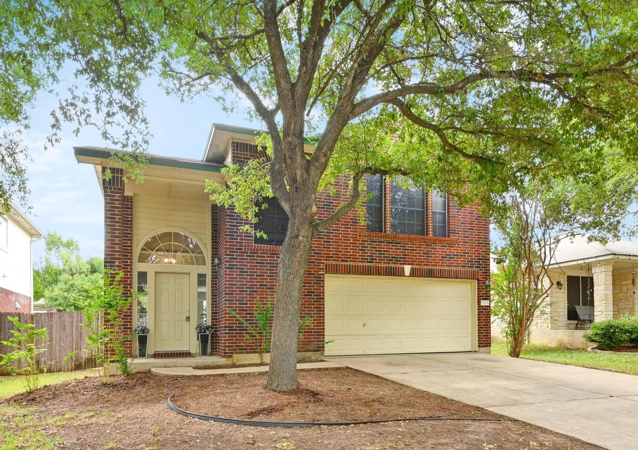 4533 Corran Ferry Loop Property Photo 1