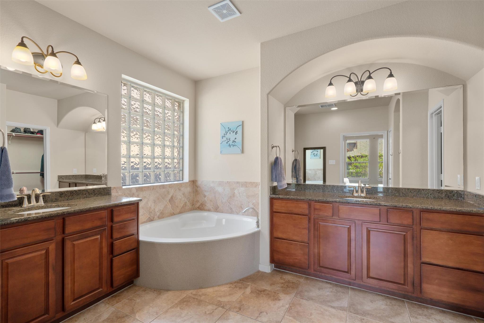 4514 Wandering Vine Trl Property Photo 13