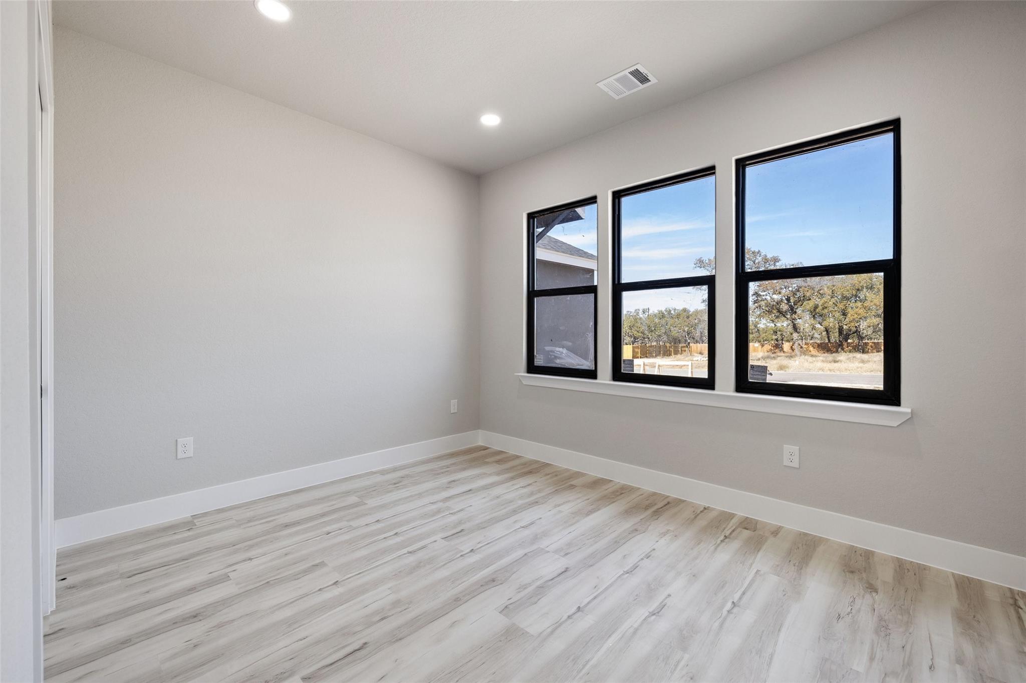106 Autumn Sage Trl Property Photo 17