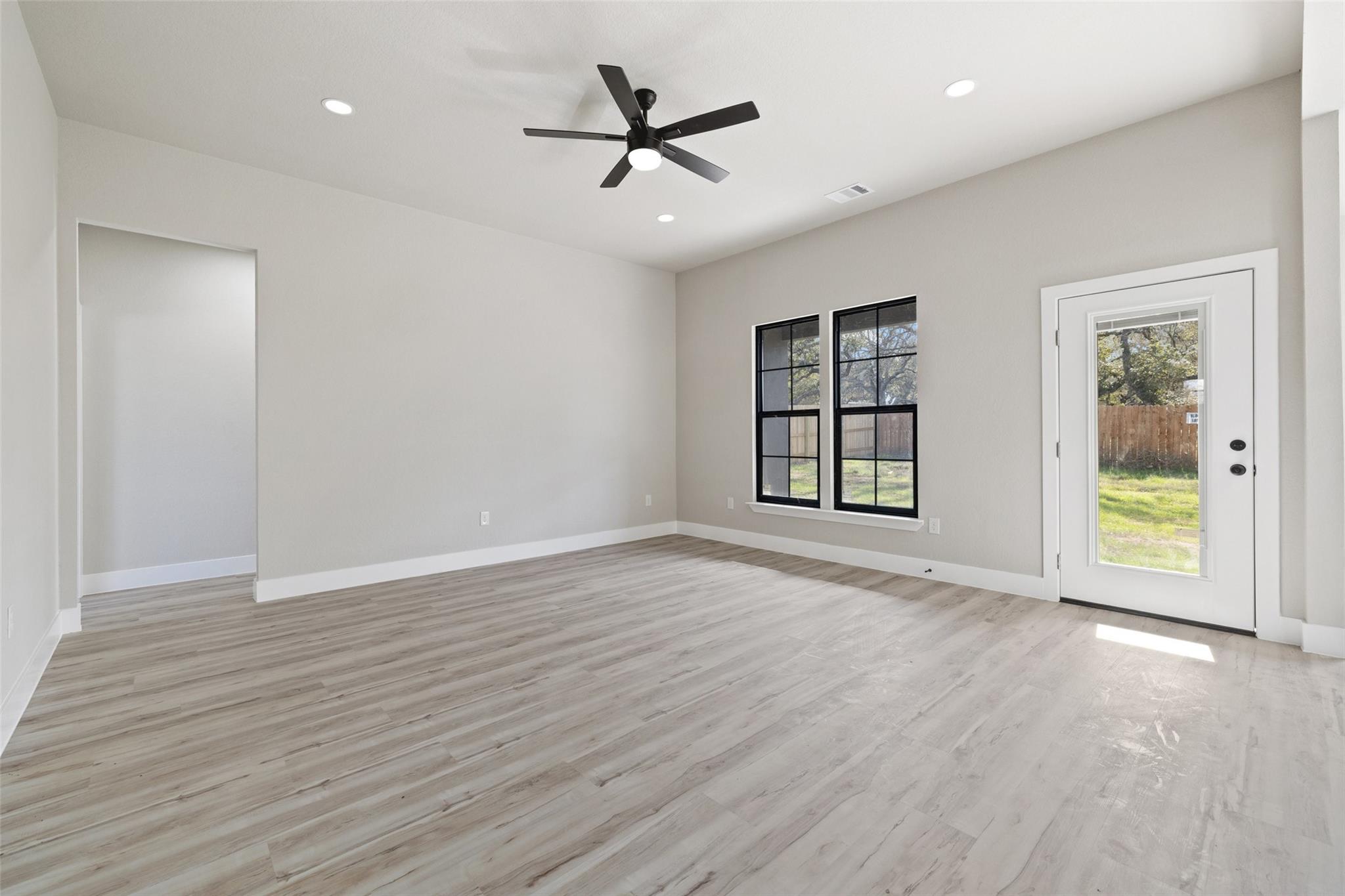 106 Autumn Sage Trl Property Photo 23