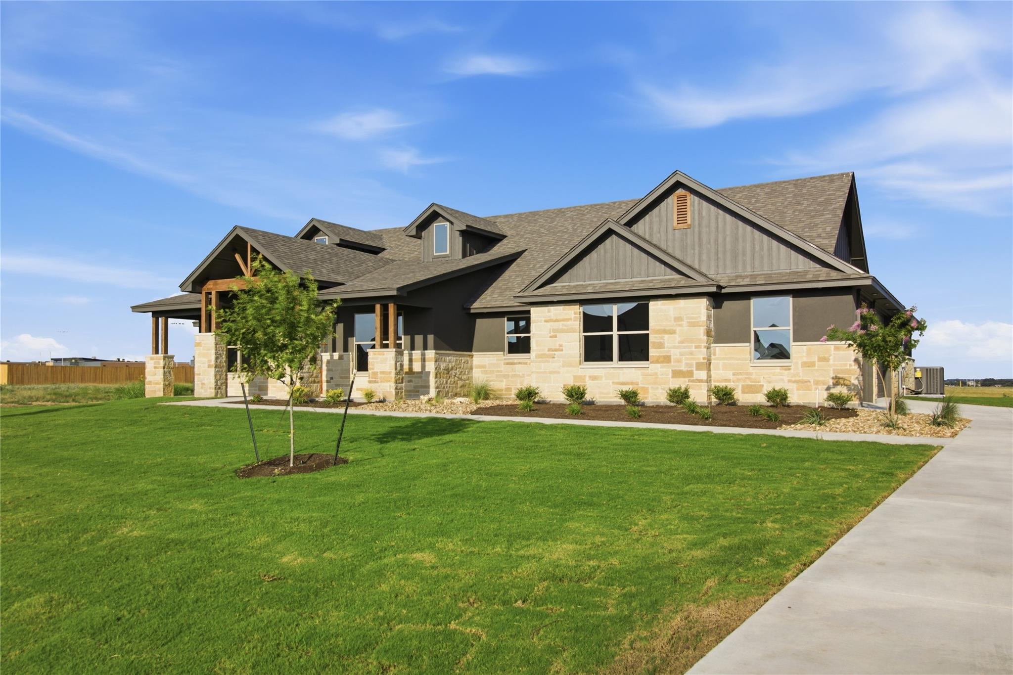 11109 Golden Eagle Ave Property Photo 1