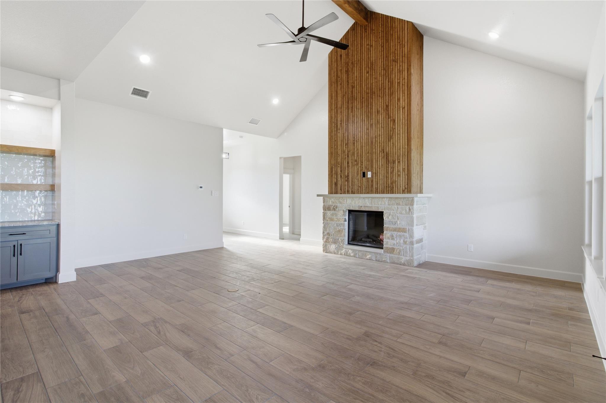 11109 Golden Eagle Ave Property Photo 8