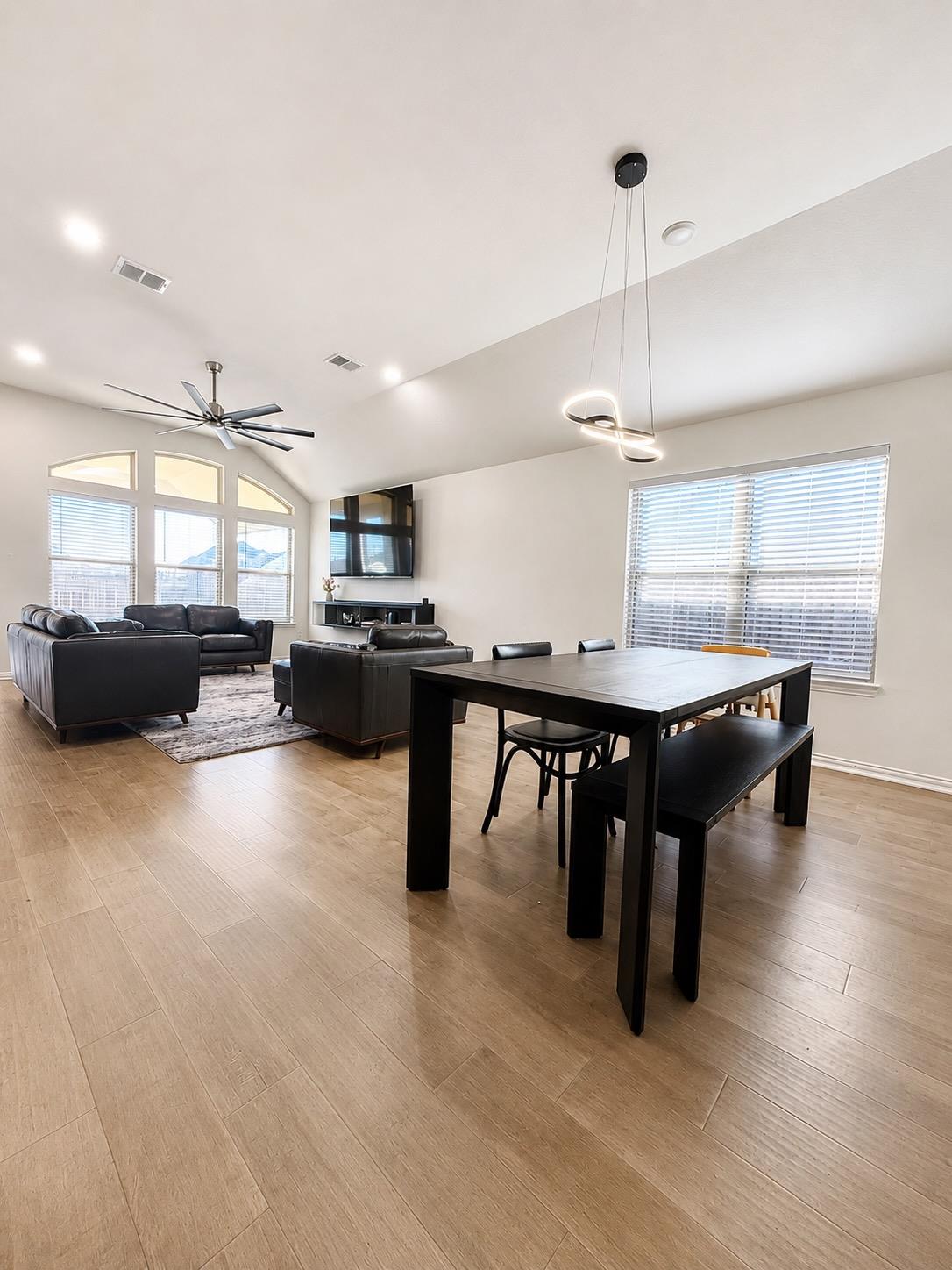 384 Biscayne Bay Bnd Property Photo 3