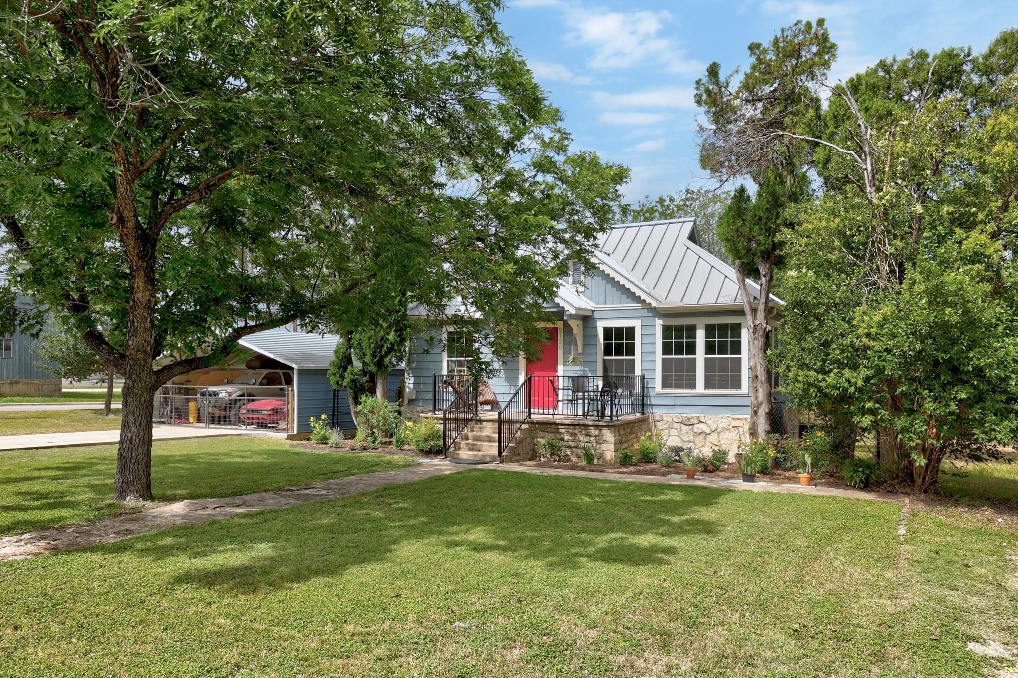 2120 Leander St Property Photo 2