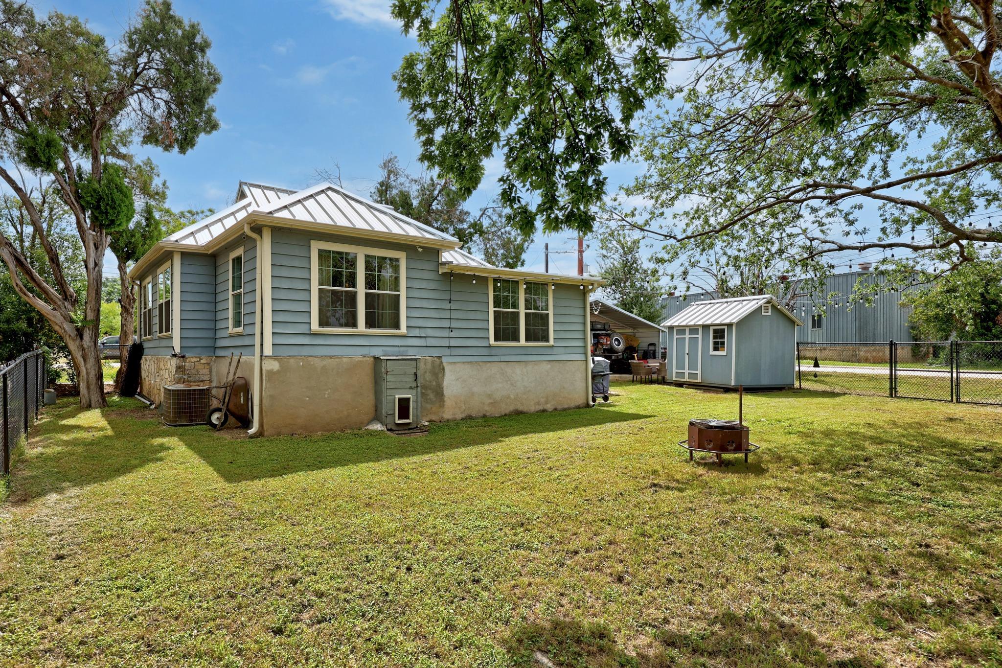 2120 Leander St Property Photo 24