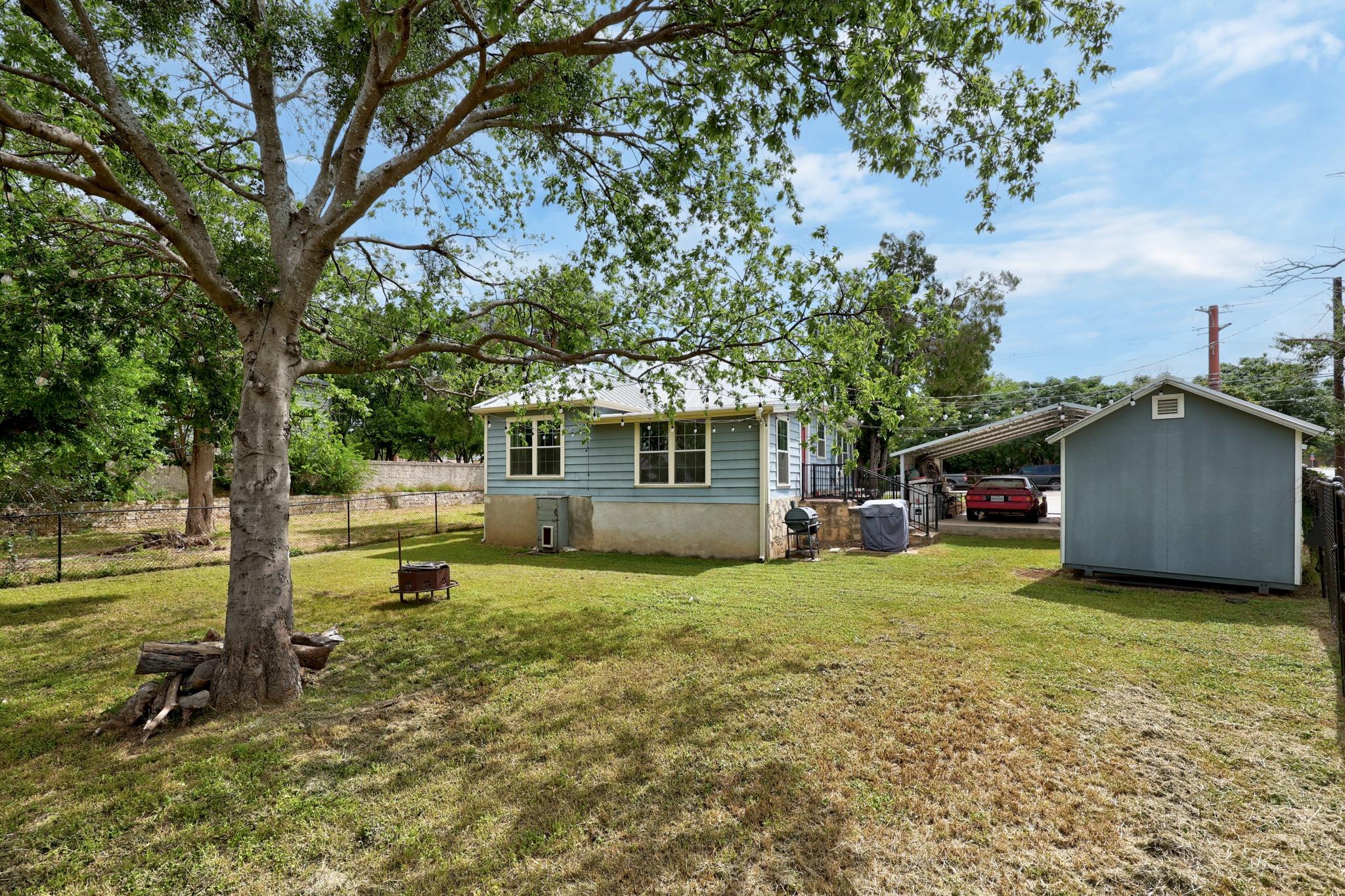 2120 Leander St Property Photo 25