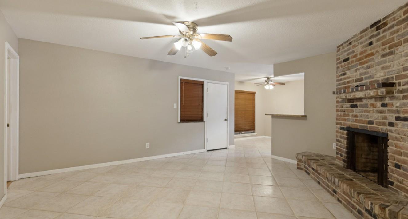 3221 Pine St Property Photo 4