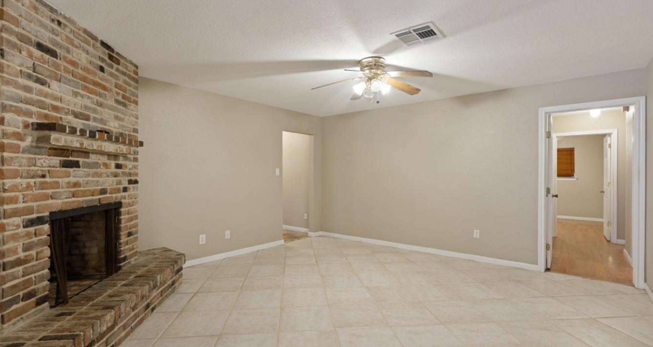 3221 Pine St Property Photo 5