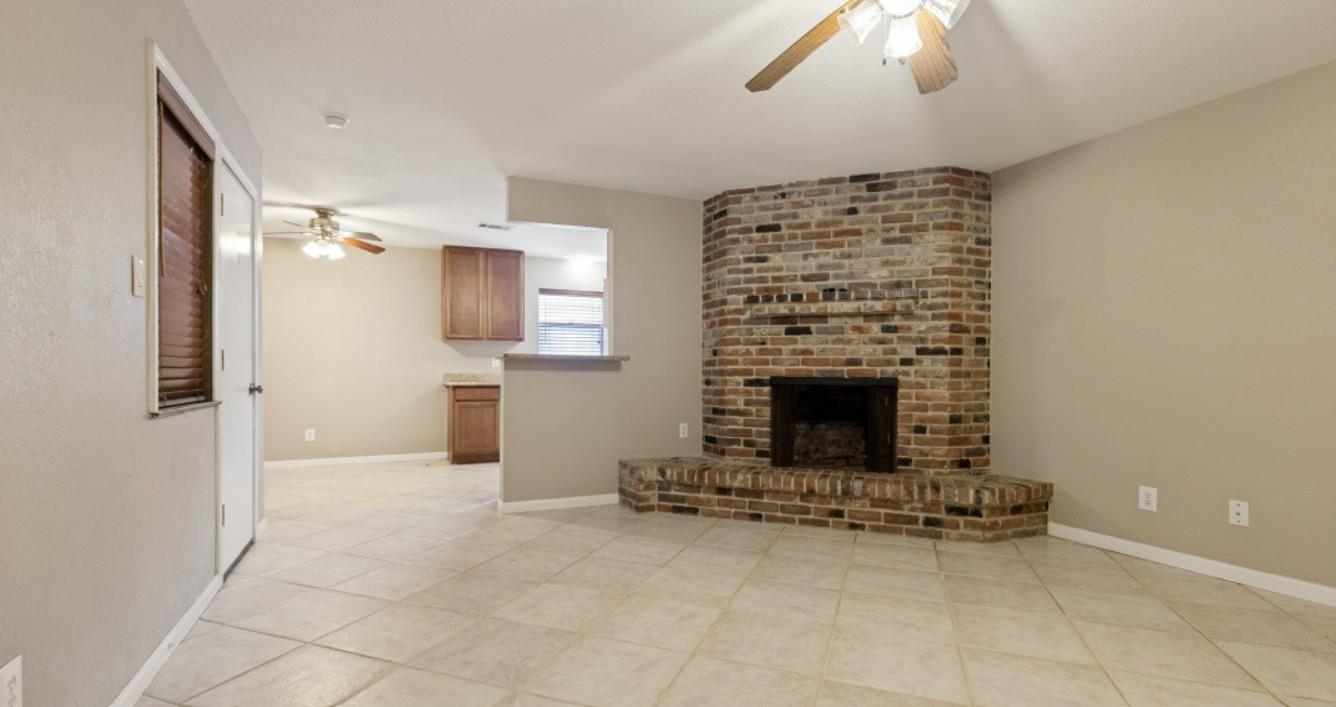 3221 Pine St Property Photo 6