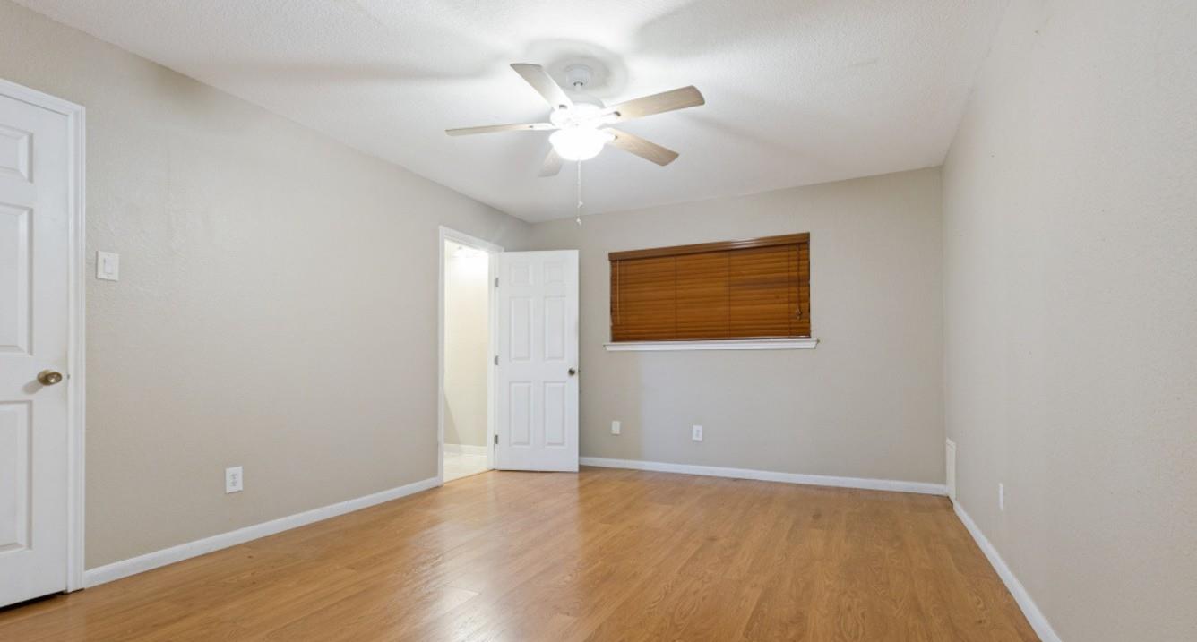 3221 Pine St Property Photo 13