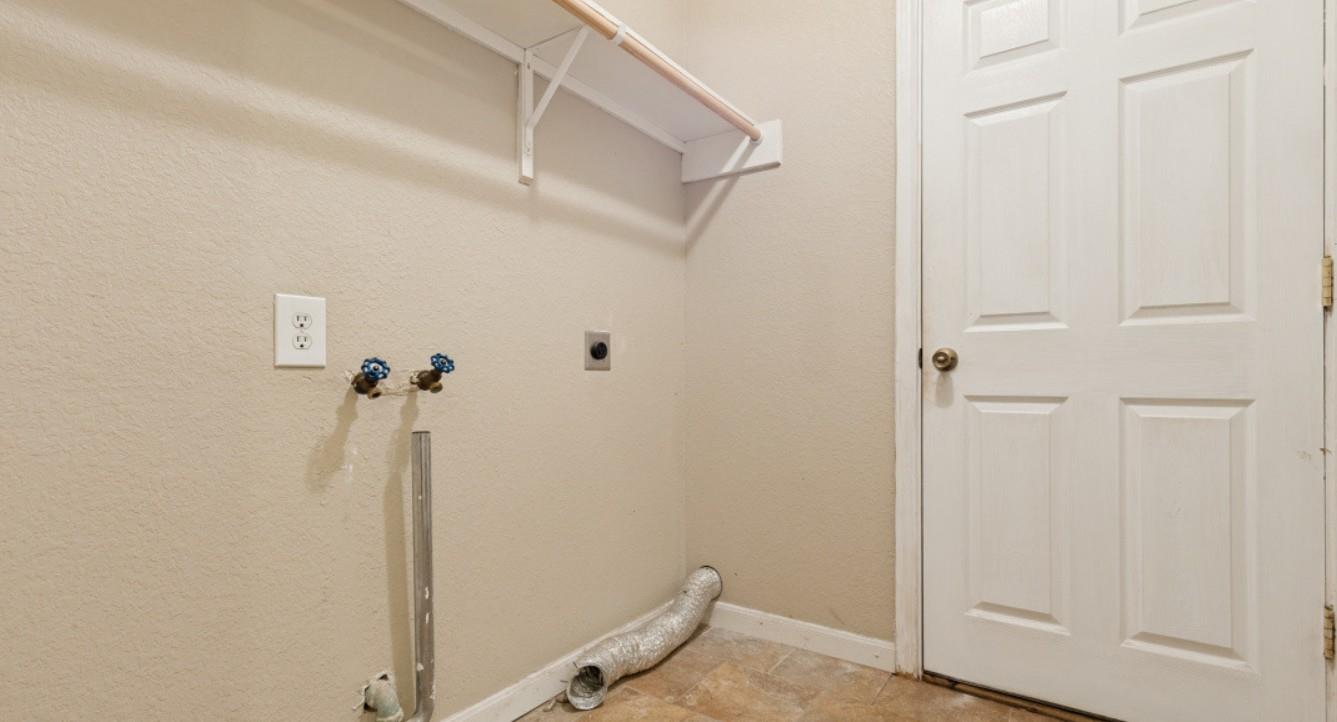 3221 Pine St Property Photo 14