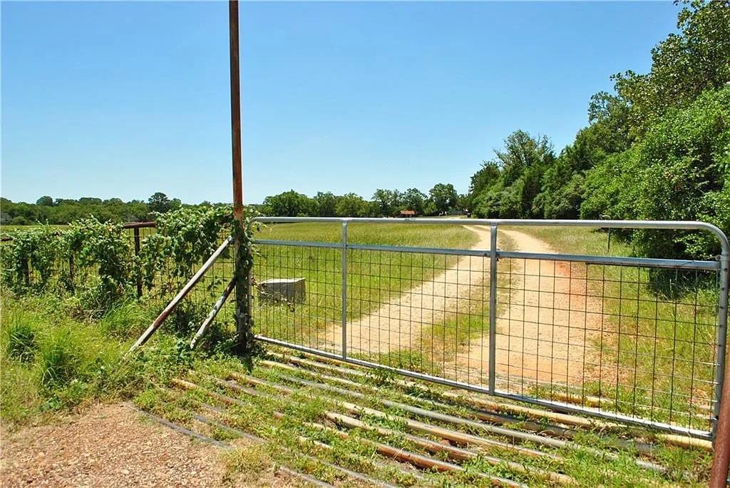 21741 E Interstate 10 None Property Photo 1