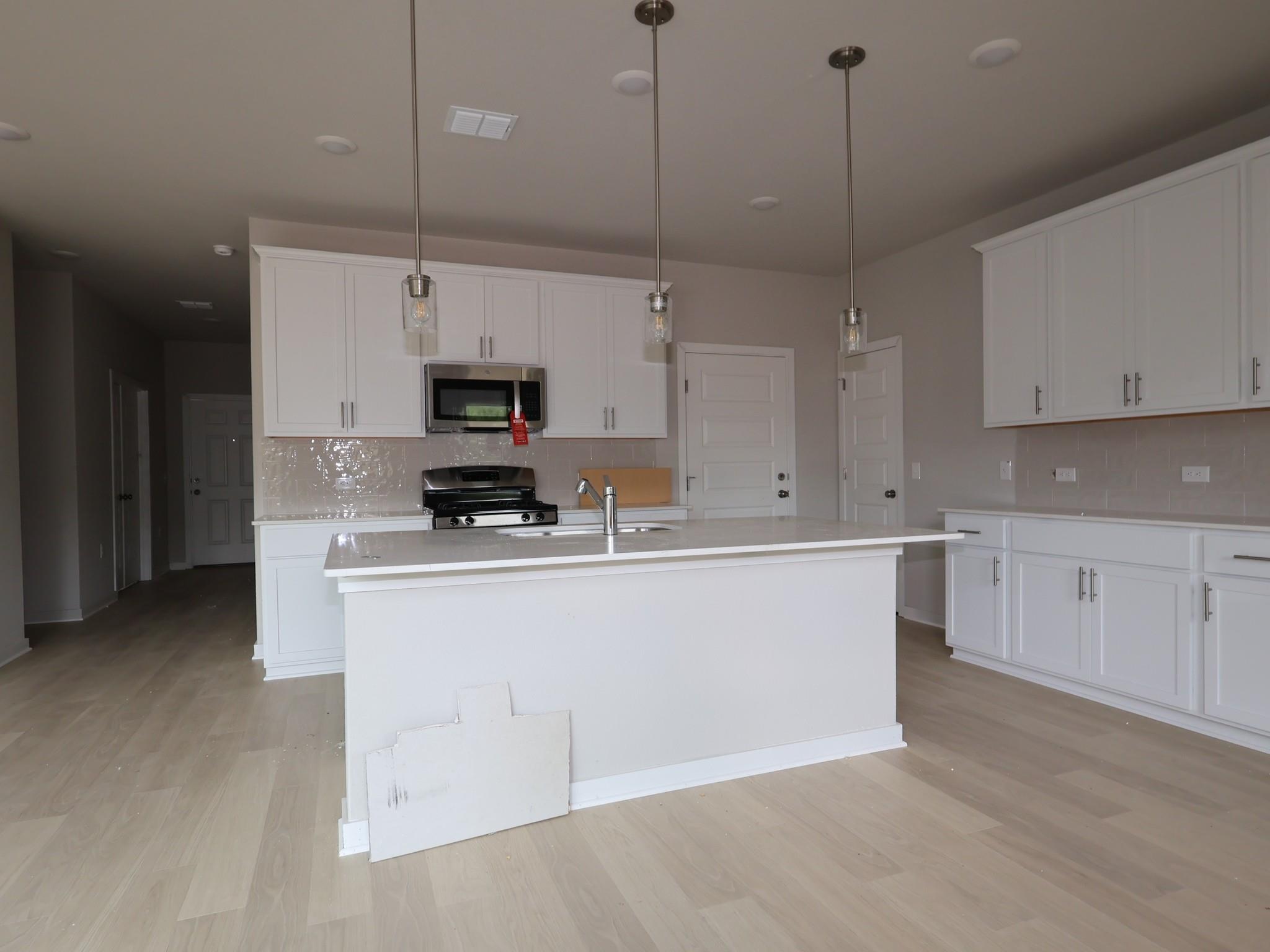 7425 Pullman Cv Property Photo 3