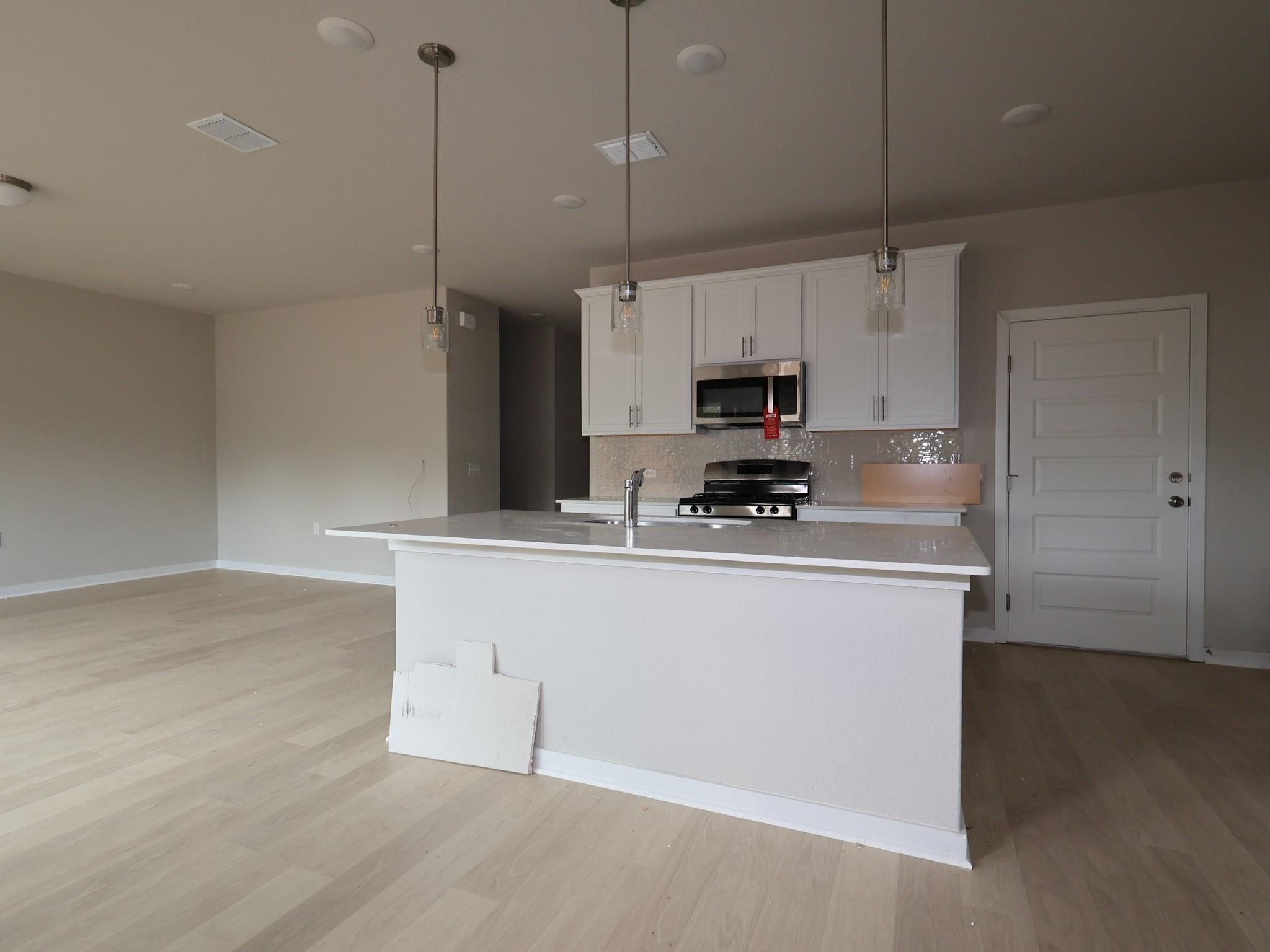 7425 Pullman Cv Property Photo 4
