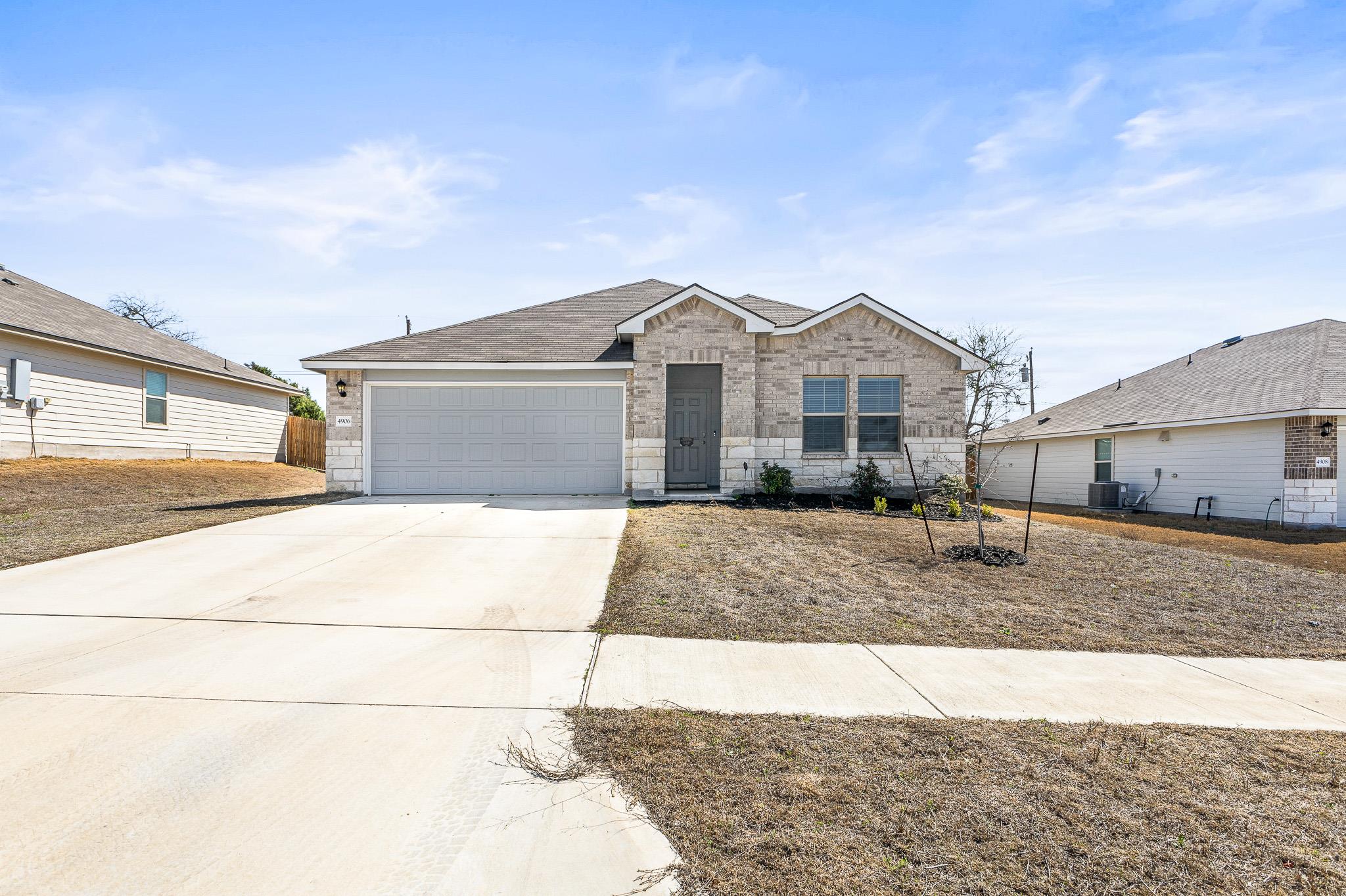 4906 Karen Green Dr Property Photo