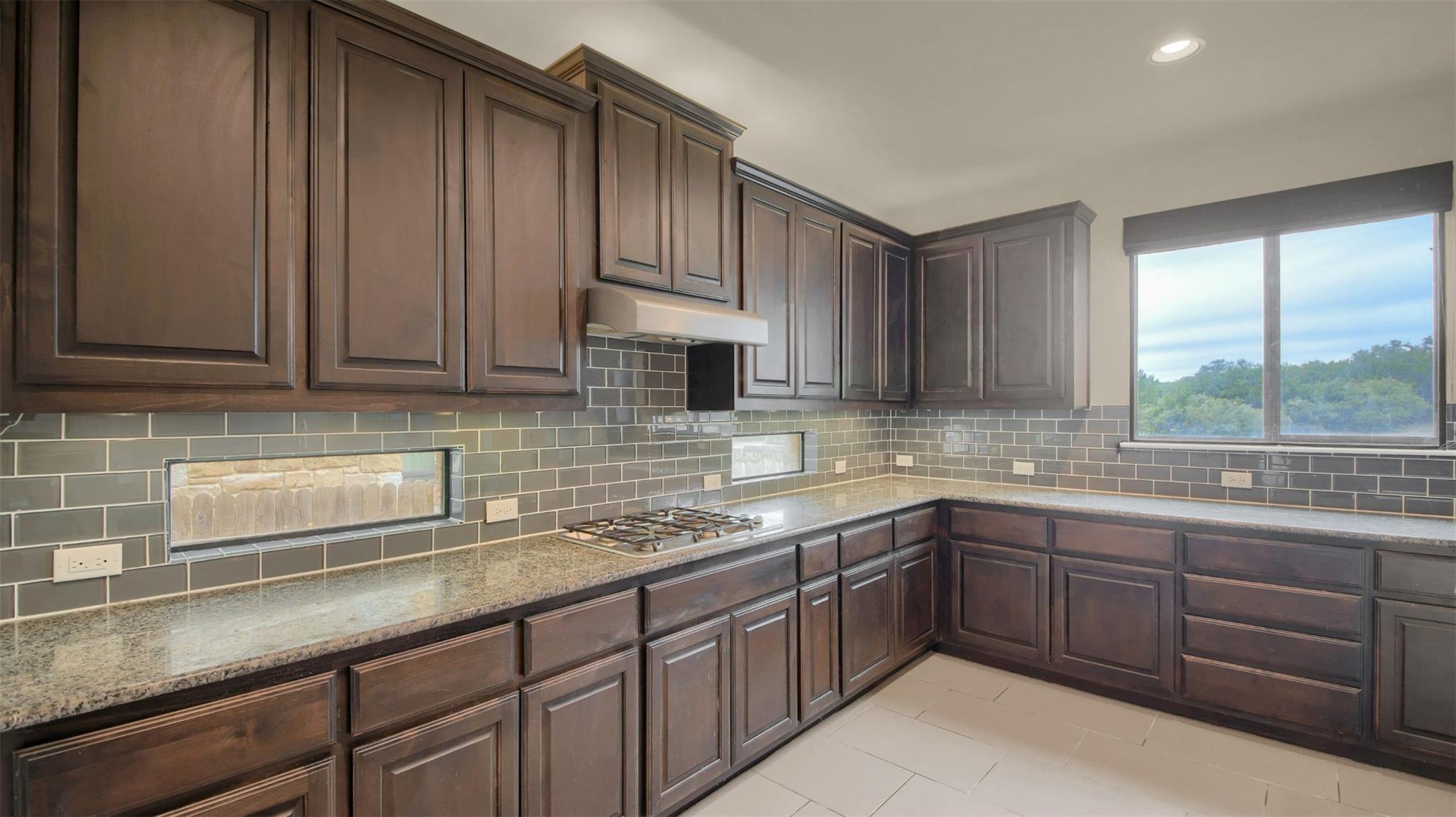 6921 Barstow Ct Property Photo 4