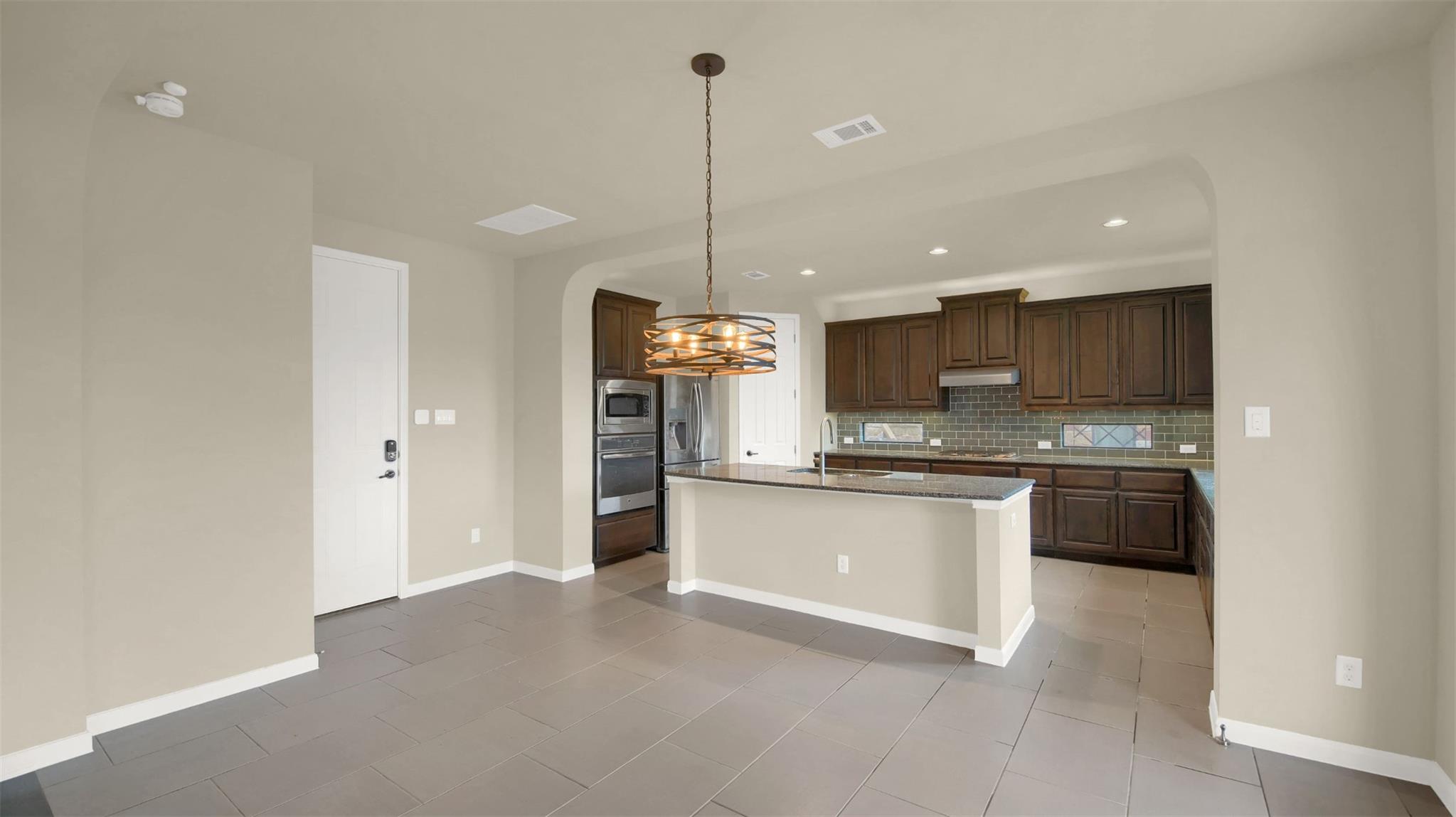6921 Barstow Ct Property Photo 5