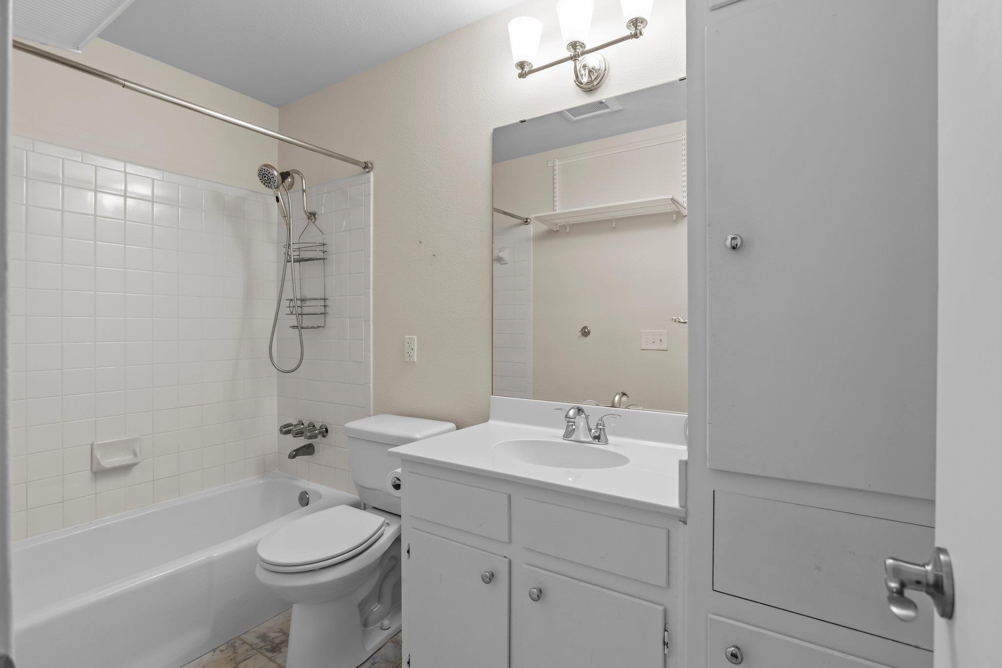 8709 Westover Club Dr A Property Photo 11
