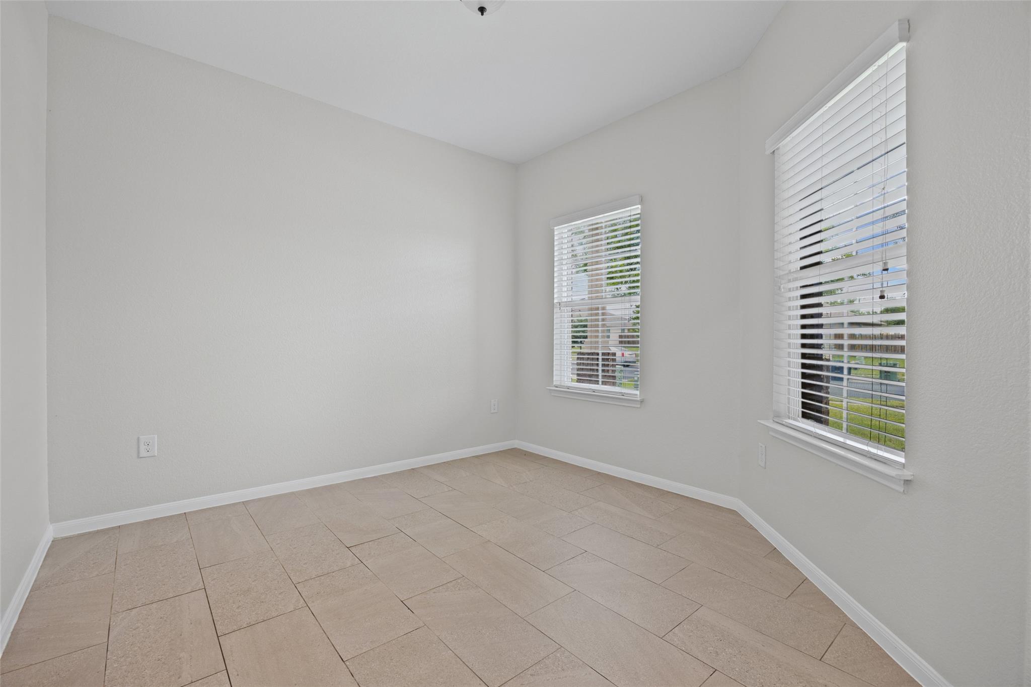 518 Luna Vista Dr Property Photo 5