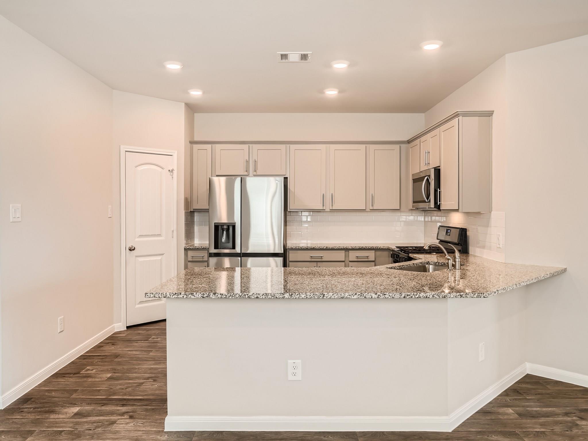 649 Golden Grove Pkwy Property Photo 3