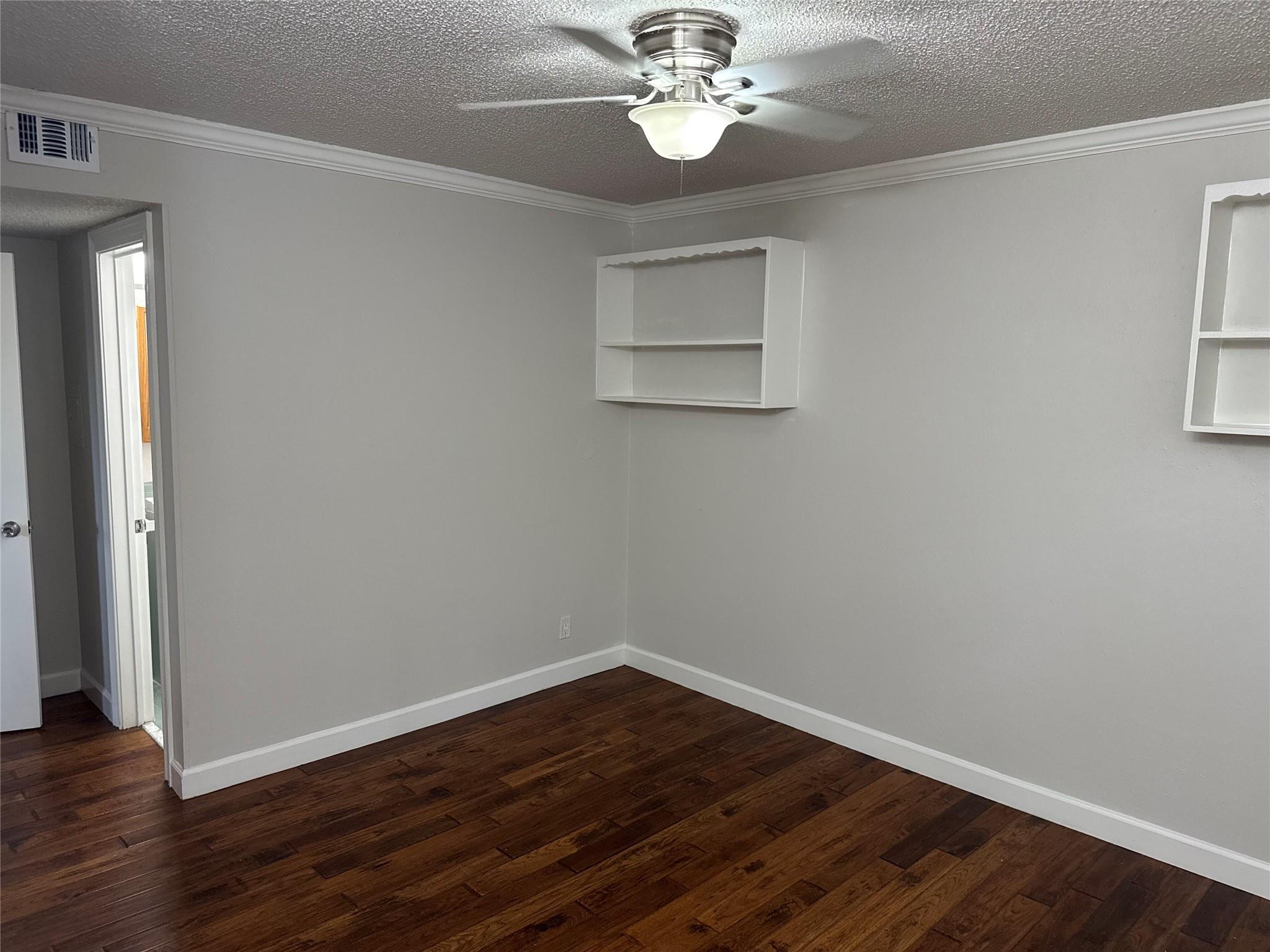 803 W 28th St #206 Property Photo 13