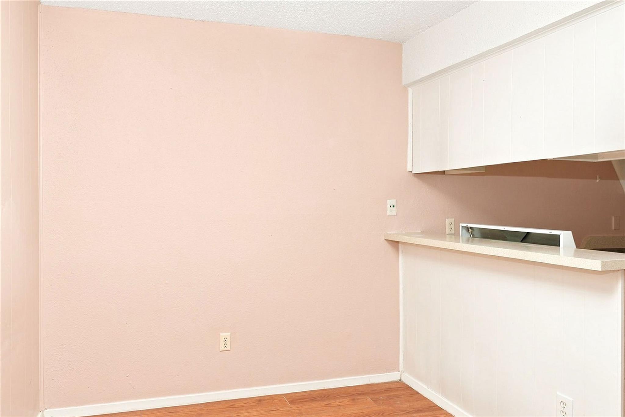 400 W 34th St #012345678900 - Unit 104 Property Photo 6
