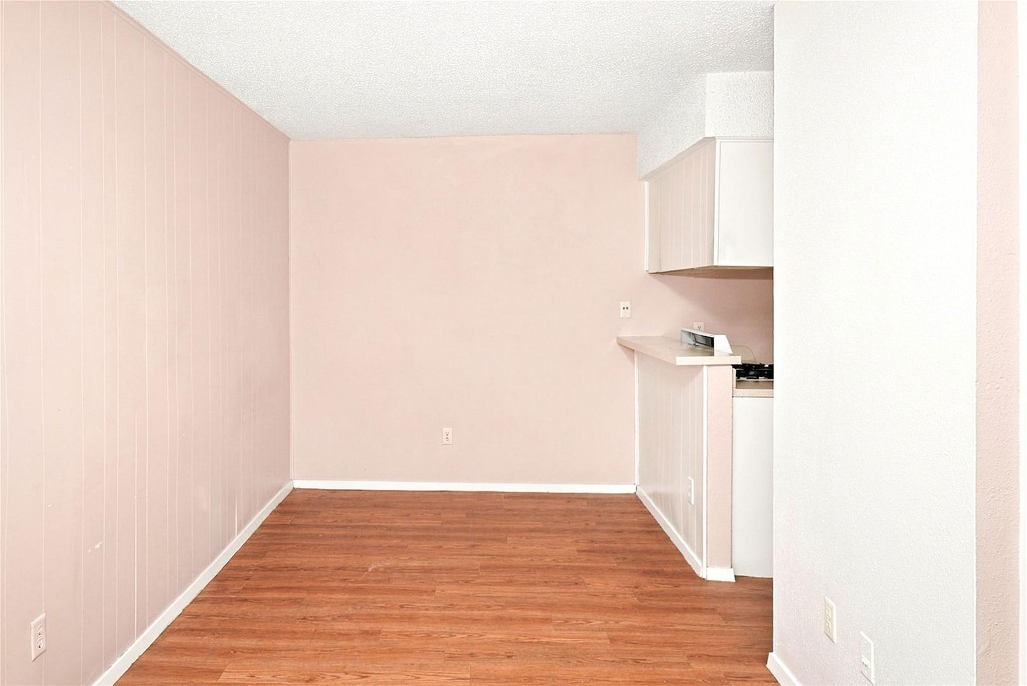 400 W 34th St #012345678900 - Unit 104 Property Photo 7