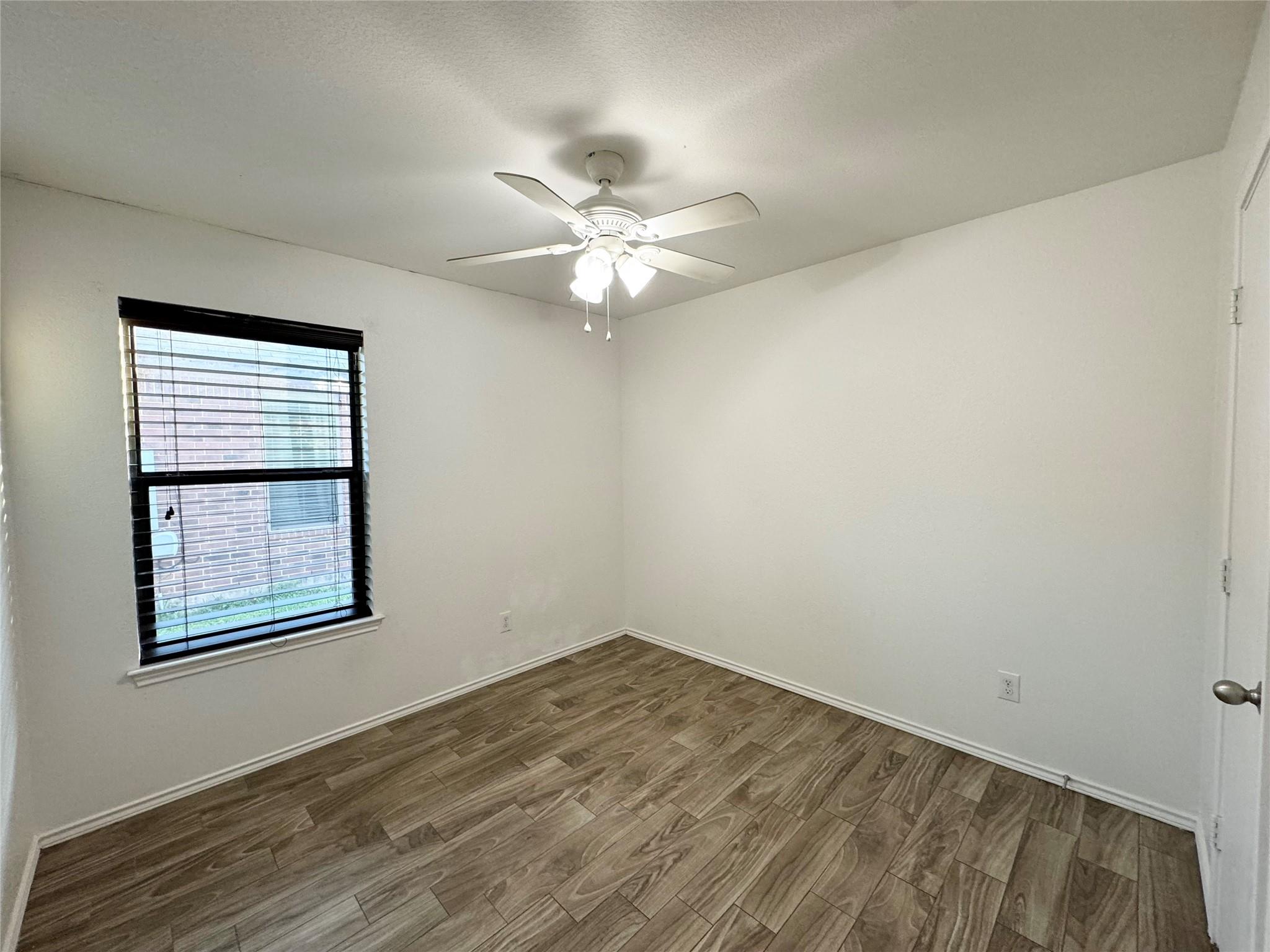 1152 Hyde Park Dr Property Photo 9