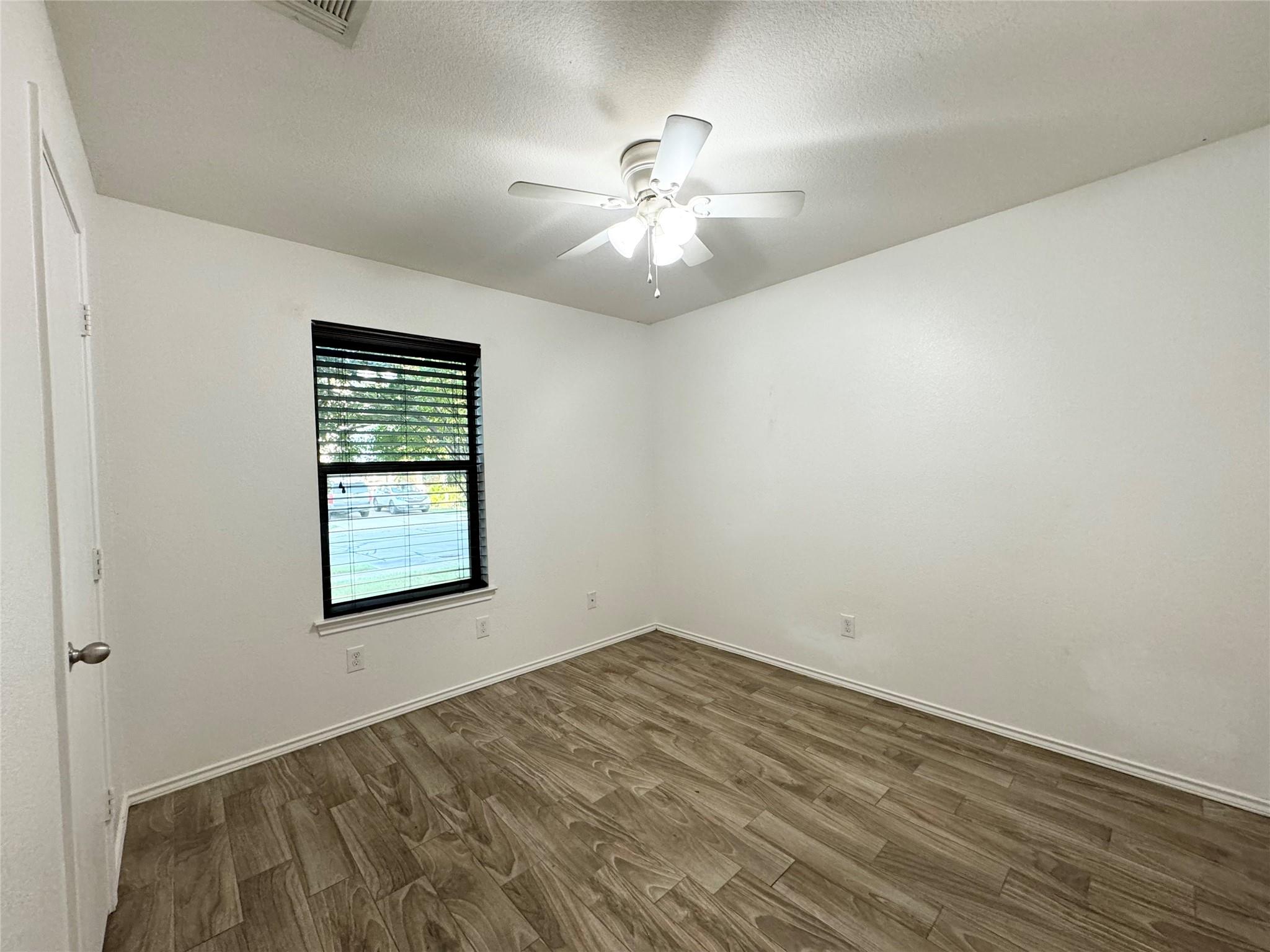 1152 Hyde Park Dr Property Photo 10