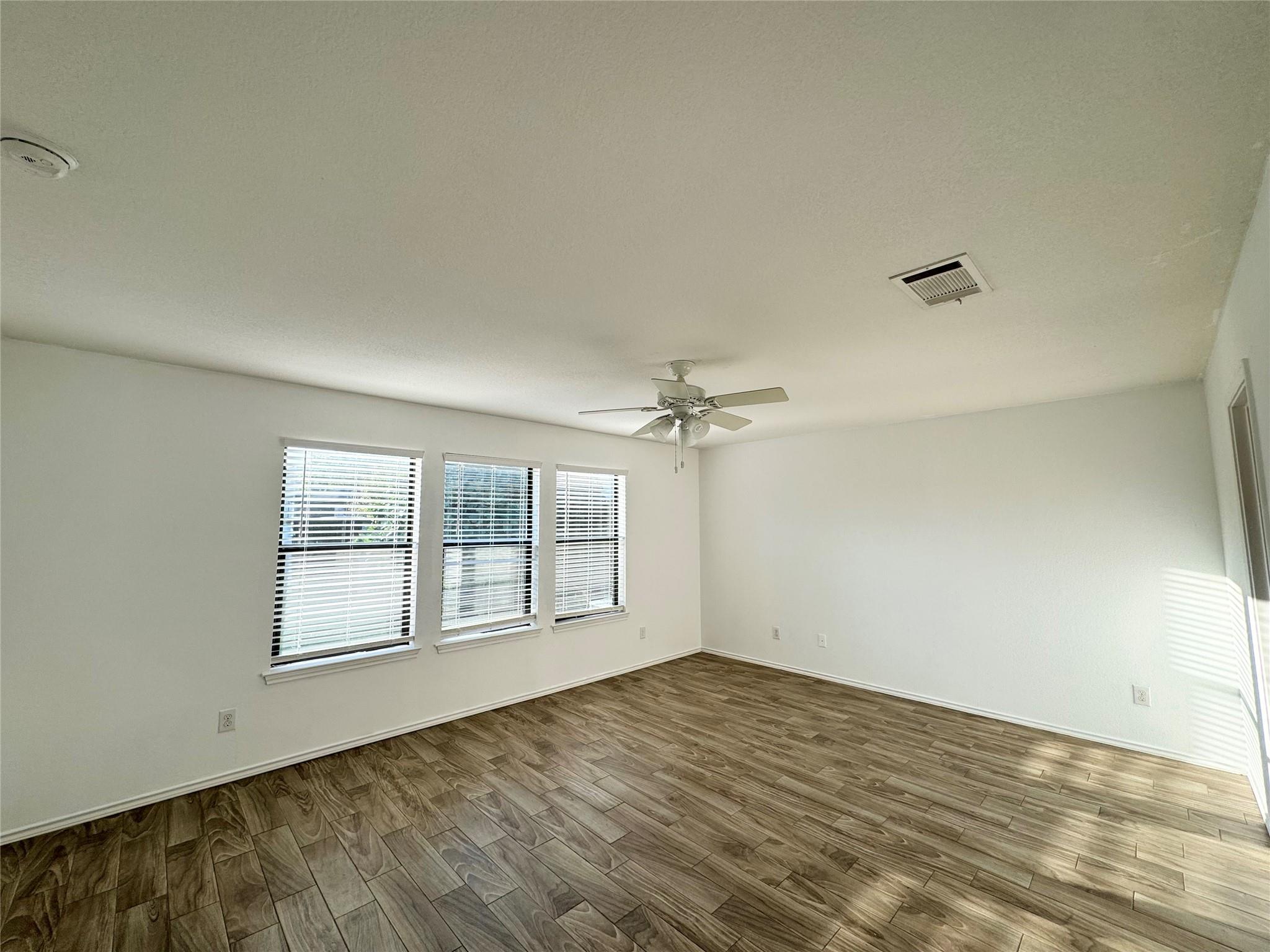 1152 Hyde Park Dr Property Photo 14