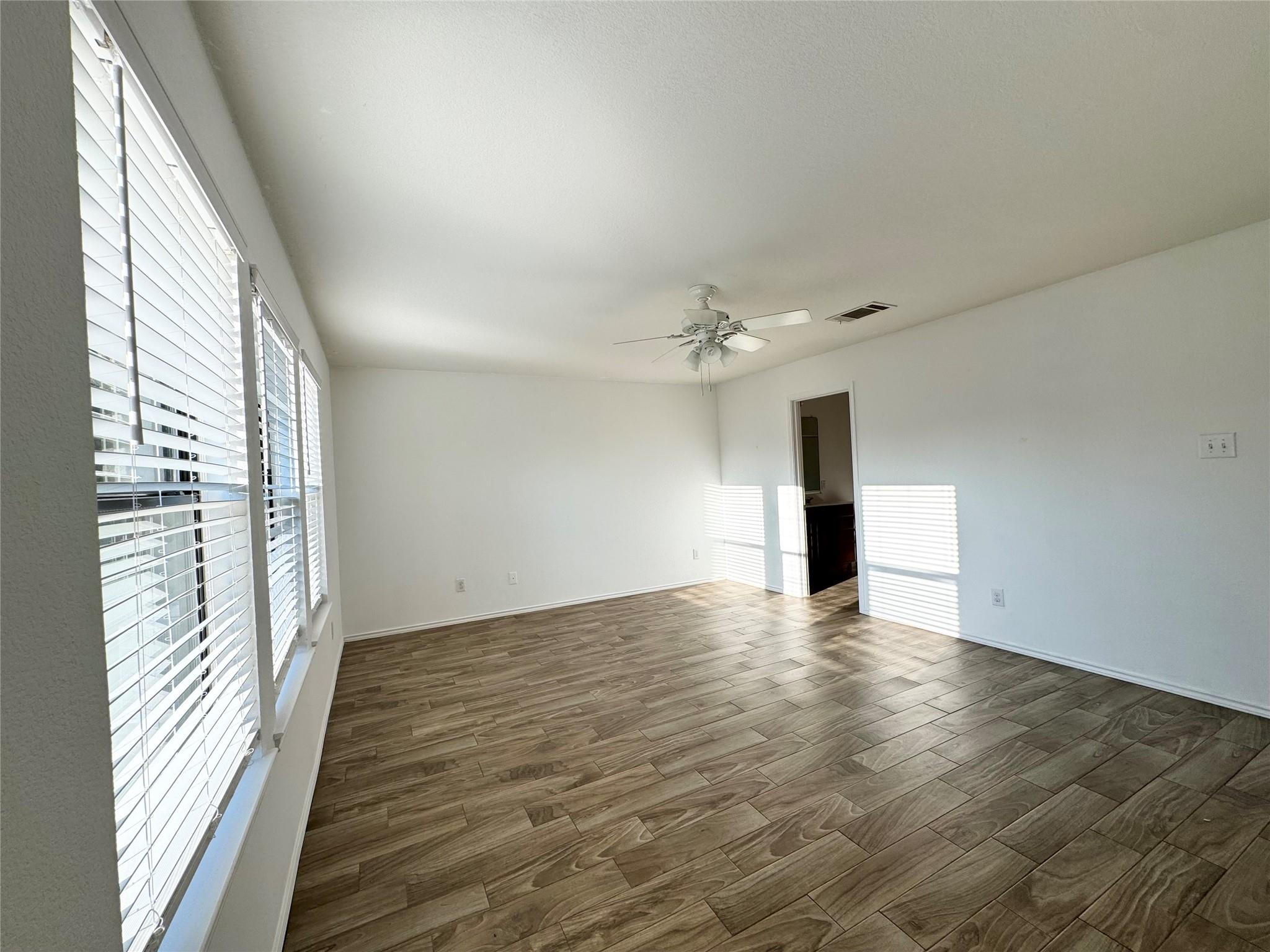 1152 Hyde Park Dr Property Photo 15