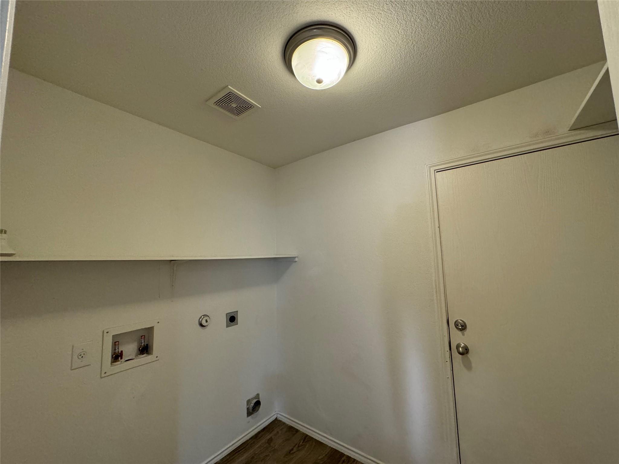 1152 Hyde Park Dr Property Photo 17