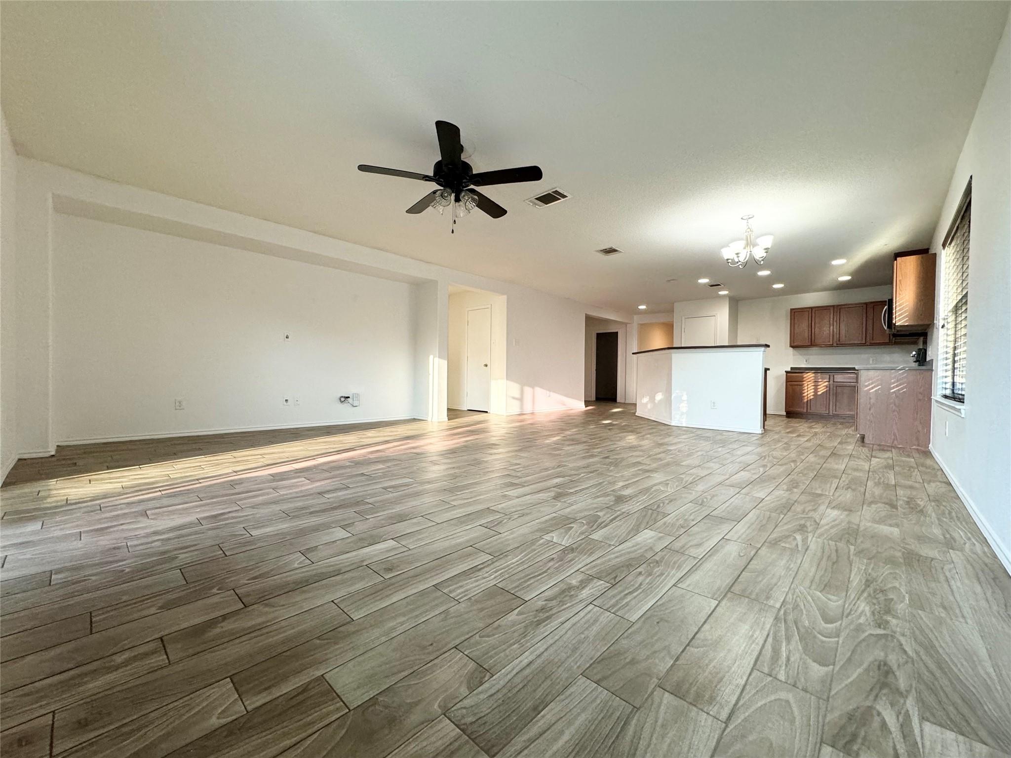 1152 Hyde Park Dr Property Photo 18