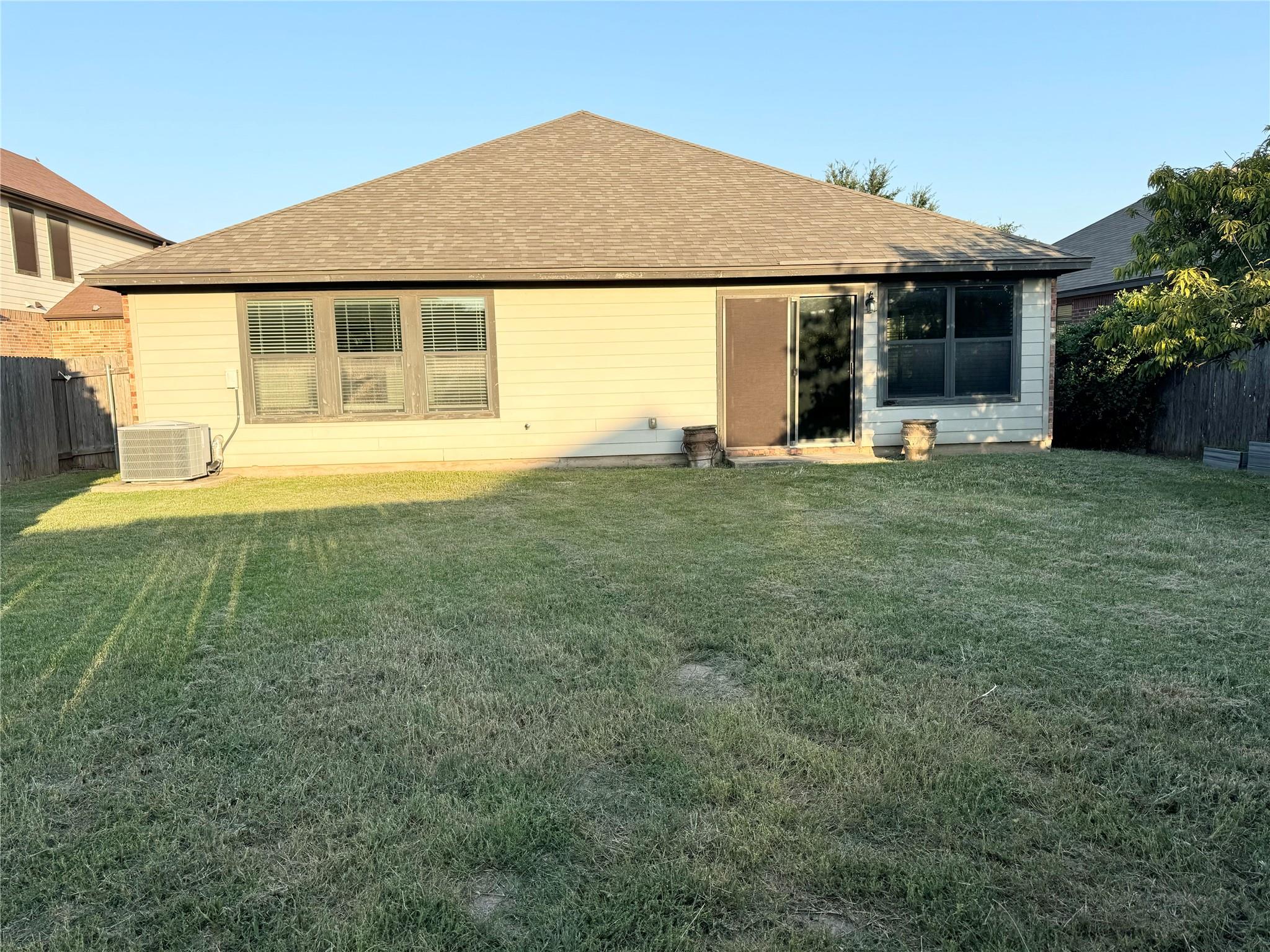 1152 Hyde Park Dr Property Photo 21