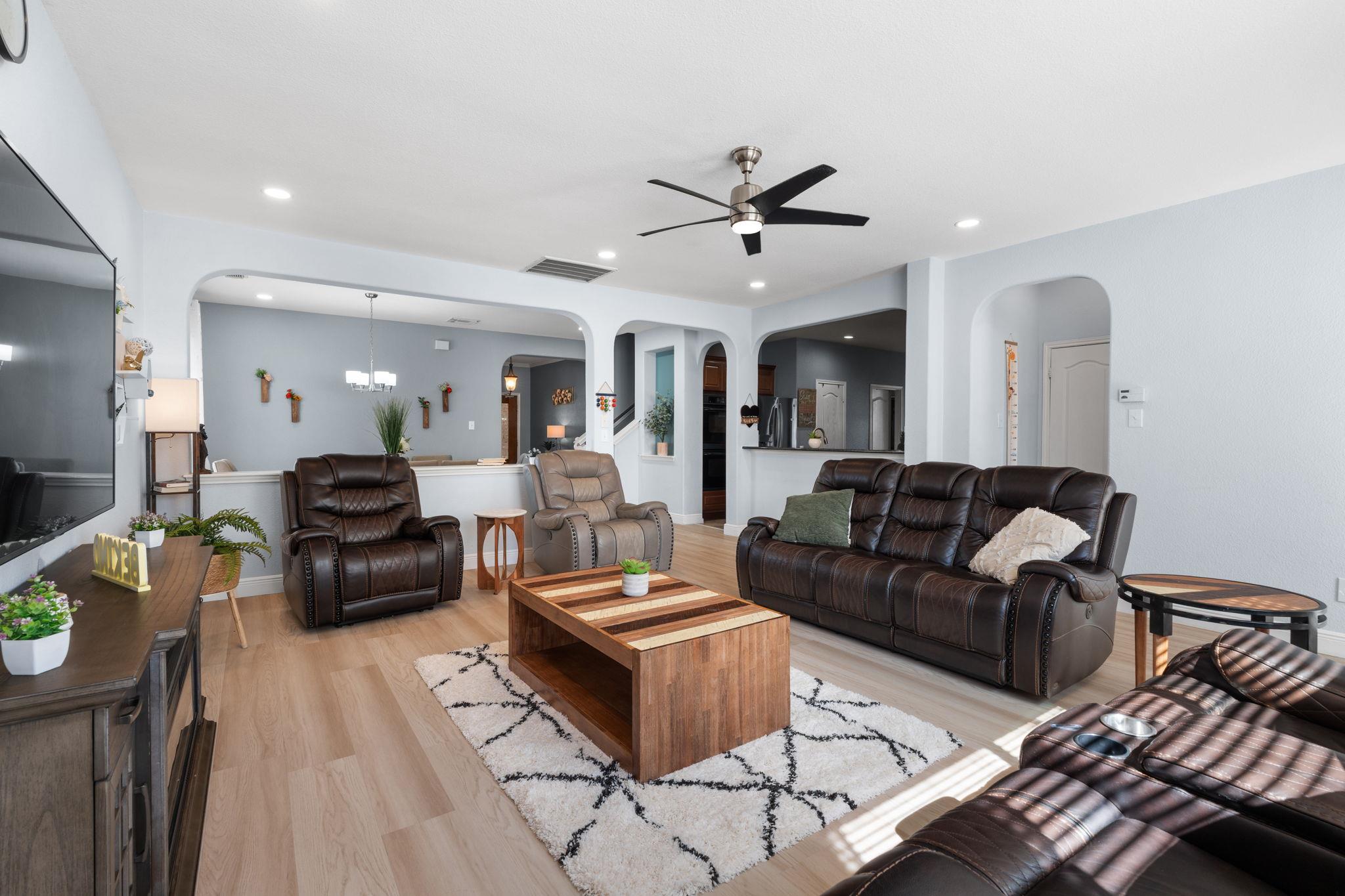 1300 Walnut Cv Property Photo 12