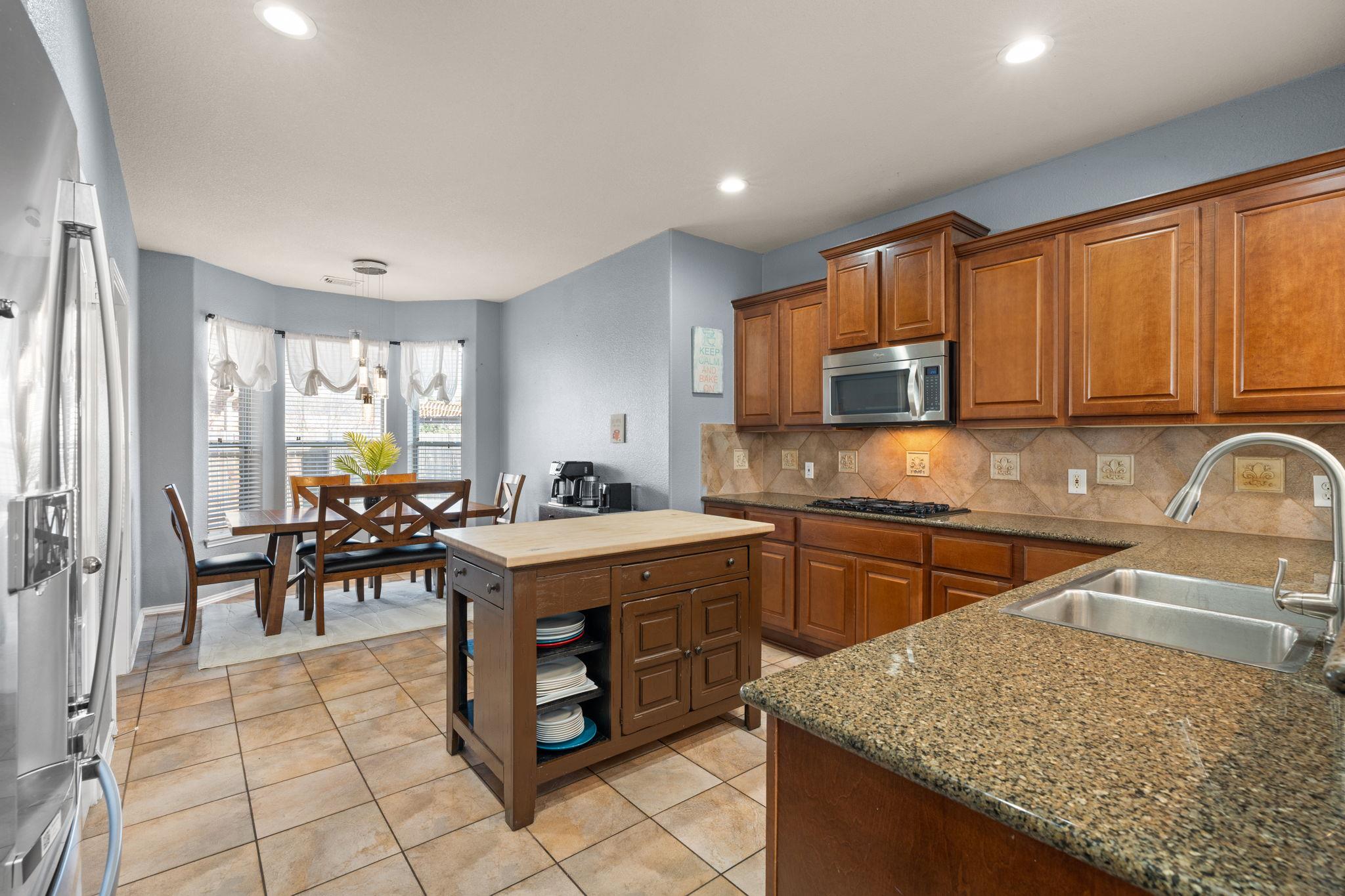 1300 Walnut Cv Property Photo 13