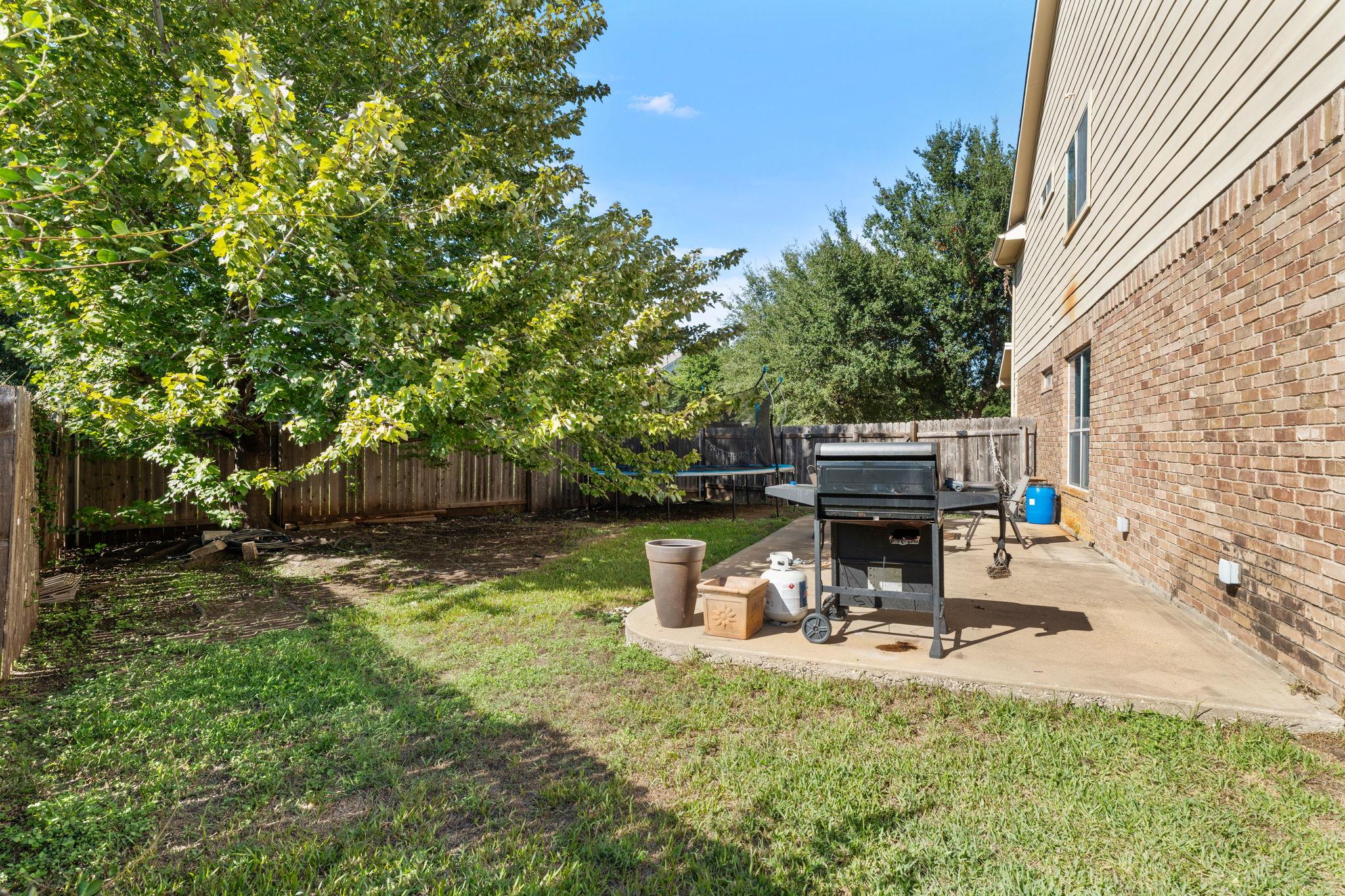 1300 Walnut Cv Property Photo 30