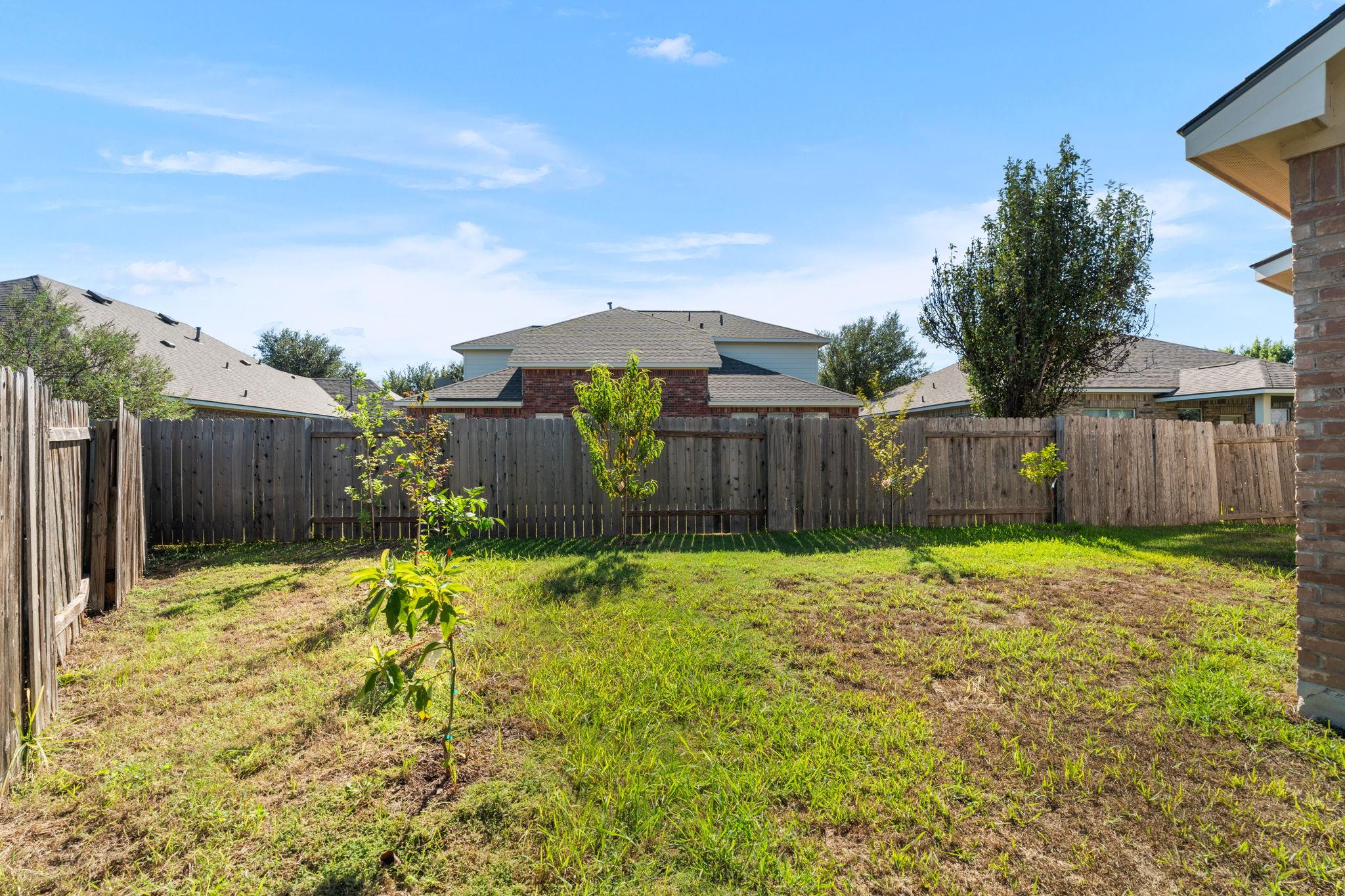 1300 Walnut Cv Property Photo 33