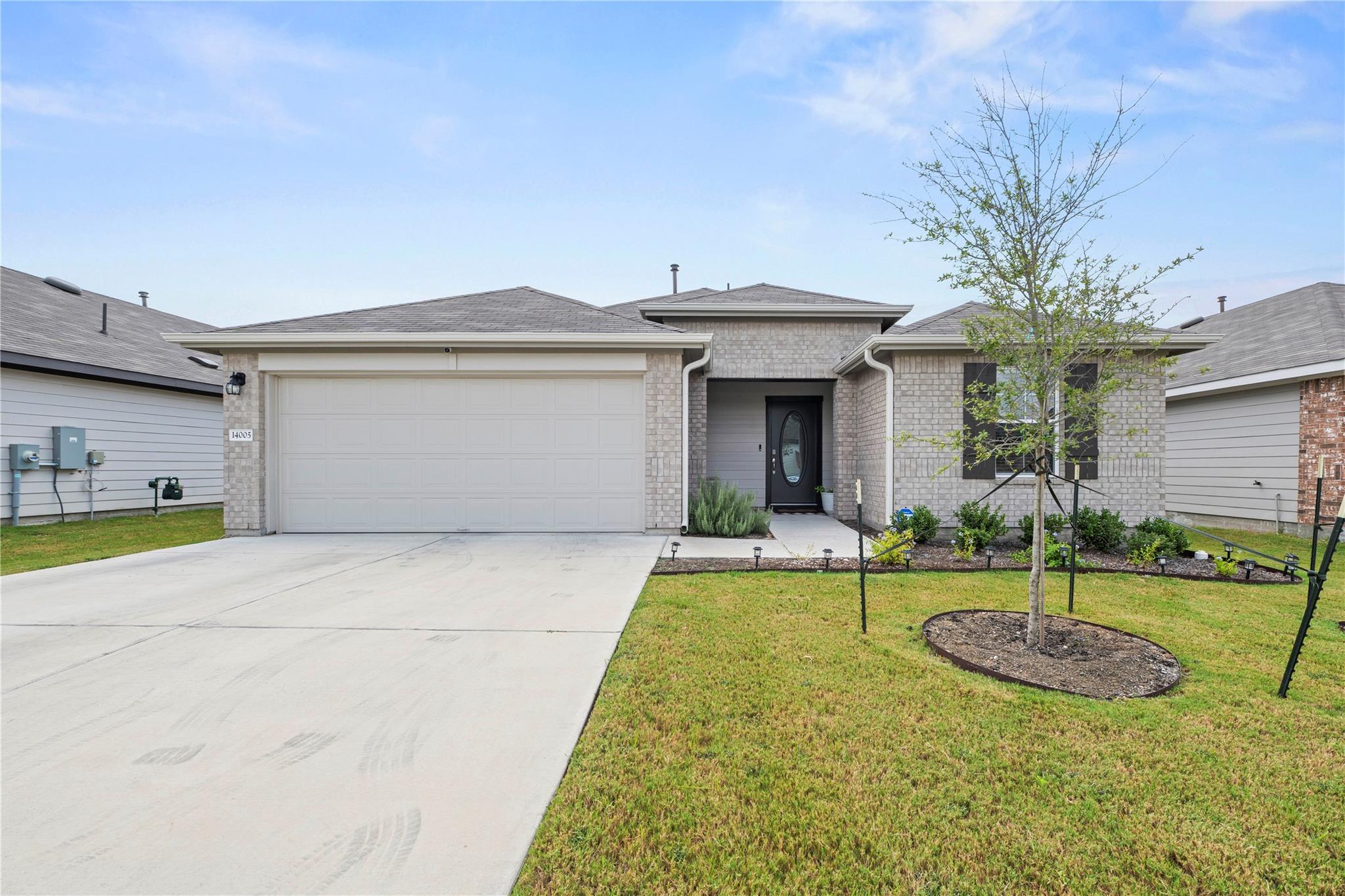 14005 Carper Dr Property Photo 2
